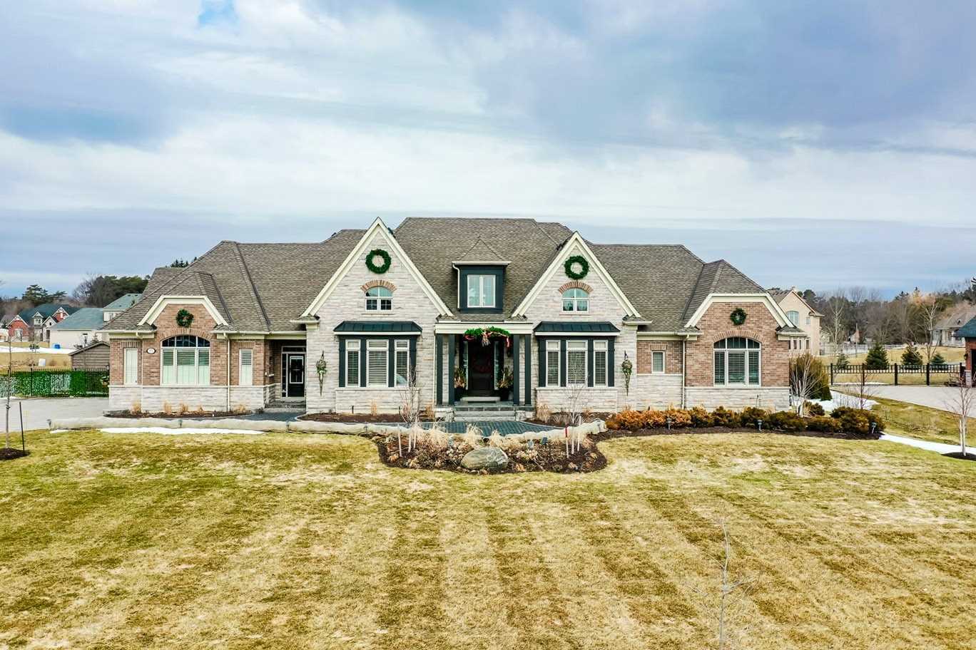 15 Pine Vista Ave