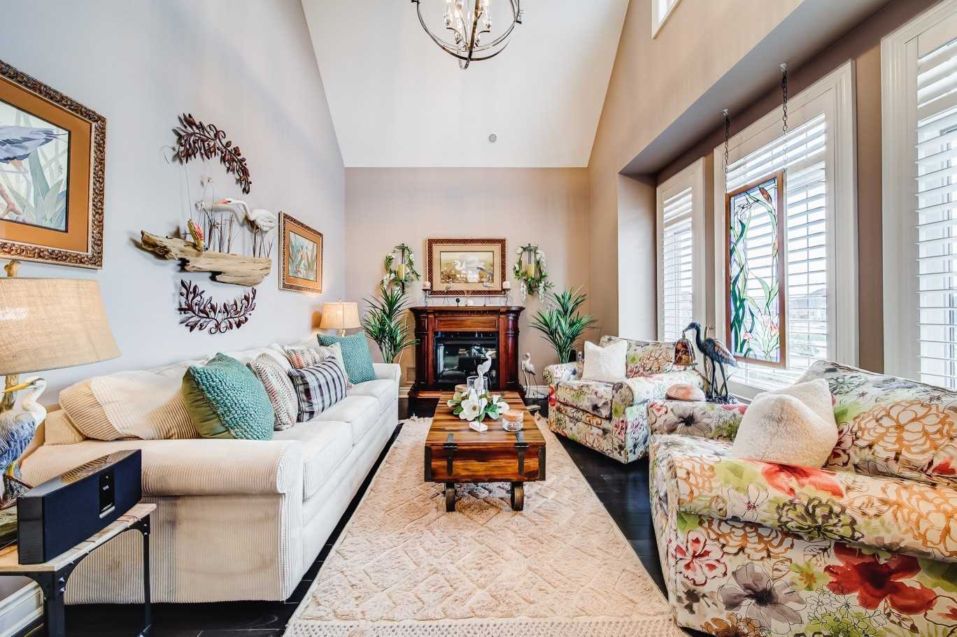 15 Pine Vista Ave