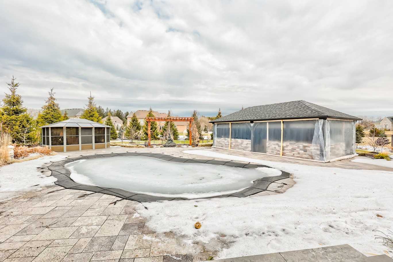 15 Pine Vista Ave
