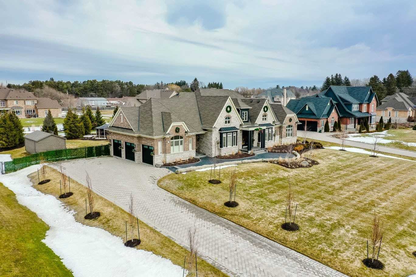 15 Pine Vista Ave