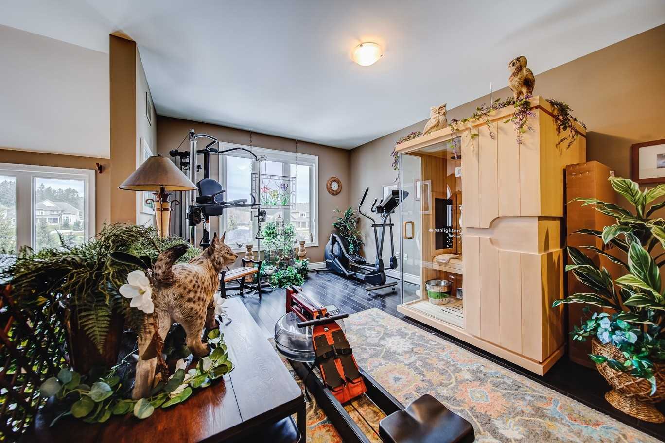 15 Pine Vista Ave