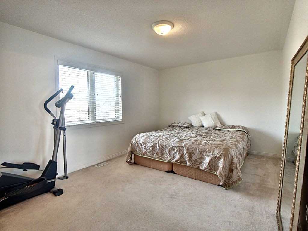 327 Dowson Loop