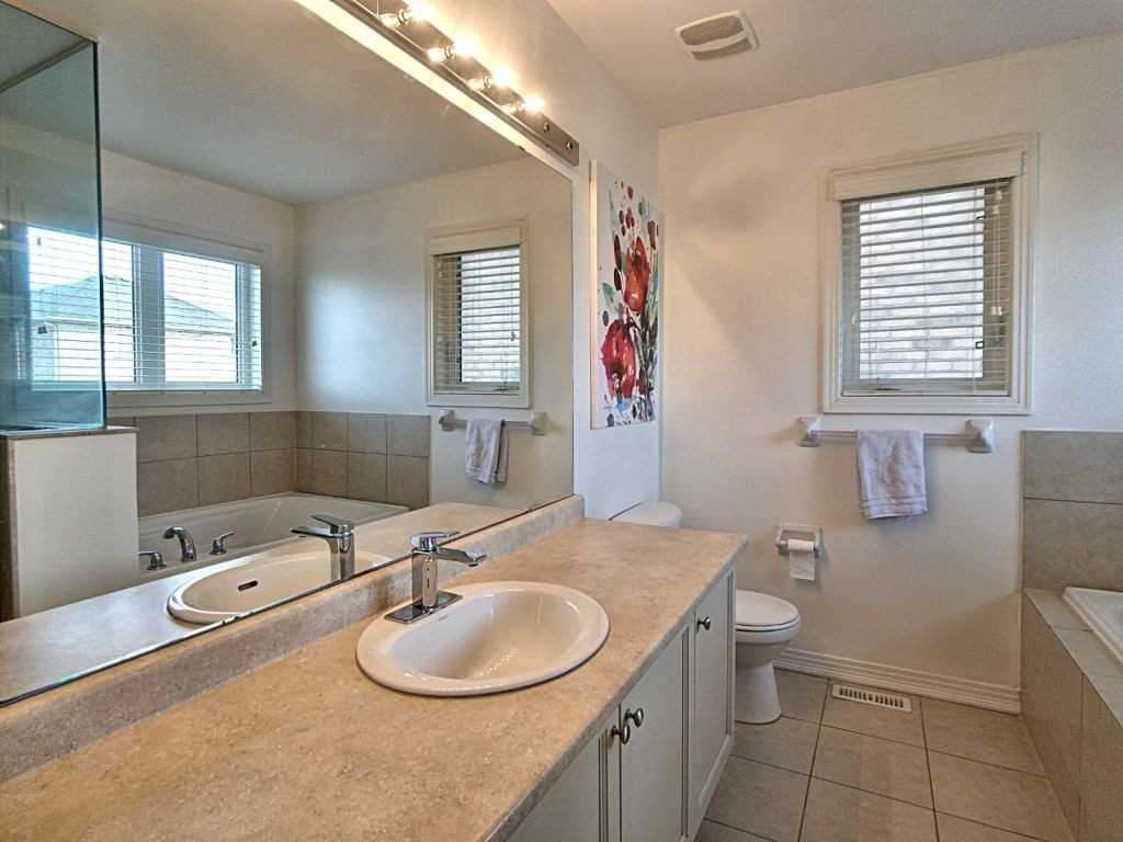 327 Dowson Loop