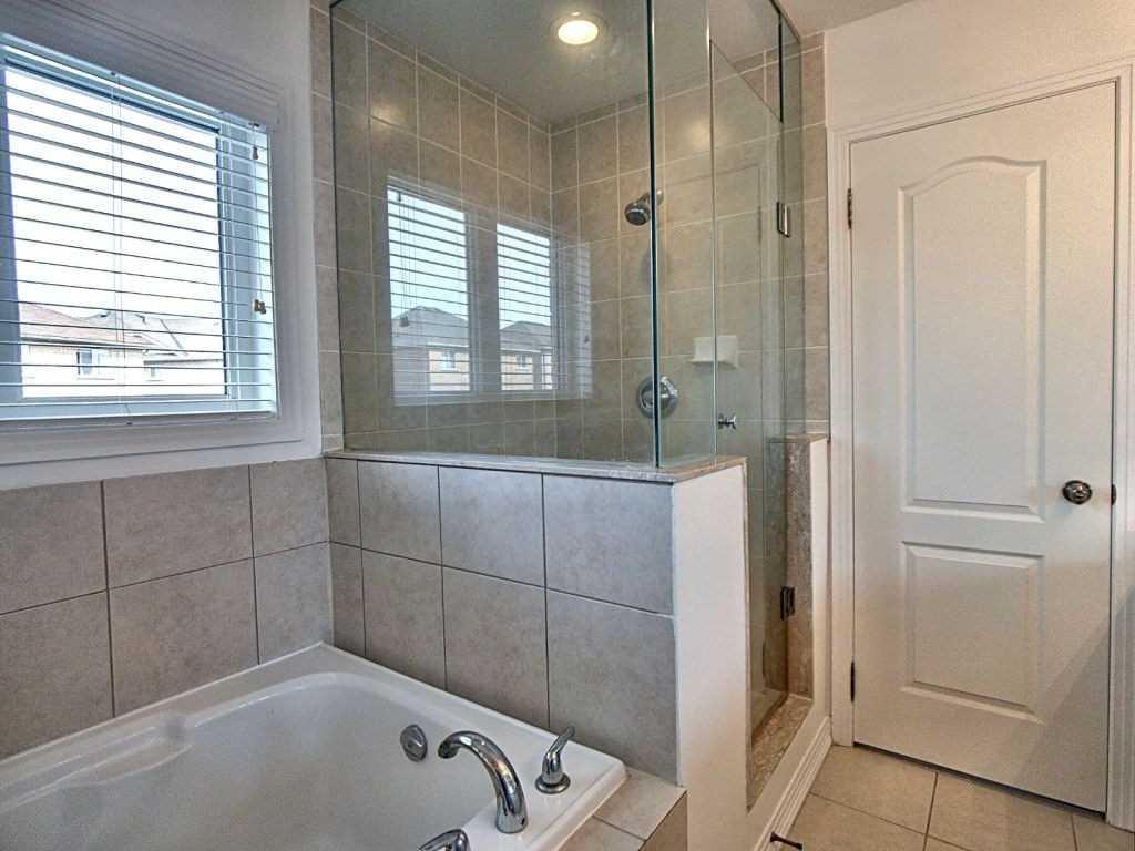 327 Dowson Loop