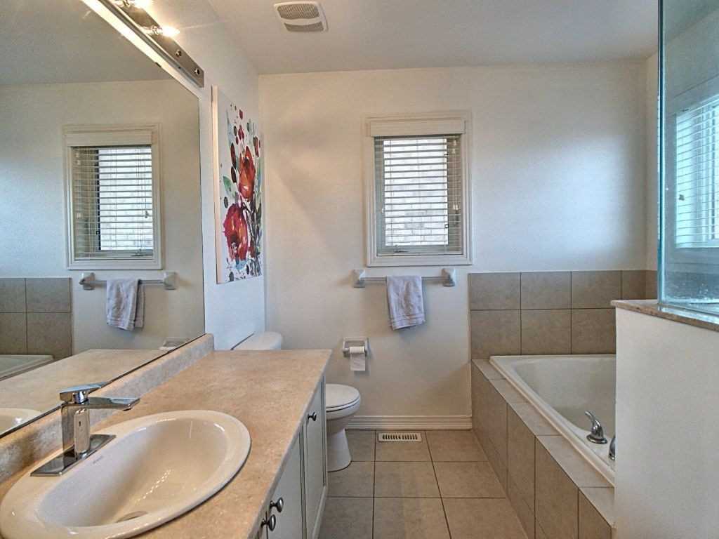 327 Dowson Loop