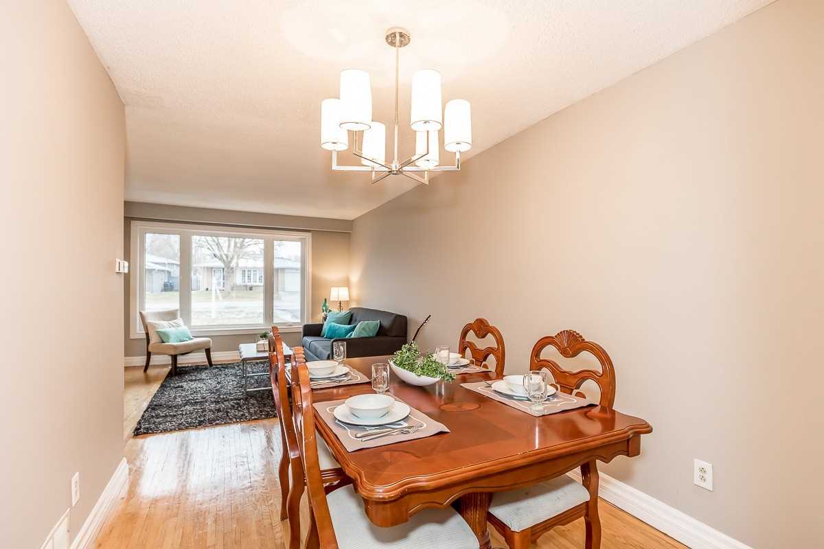 64 Alexander St