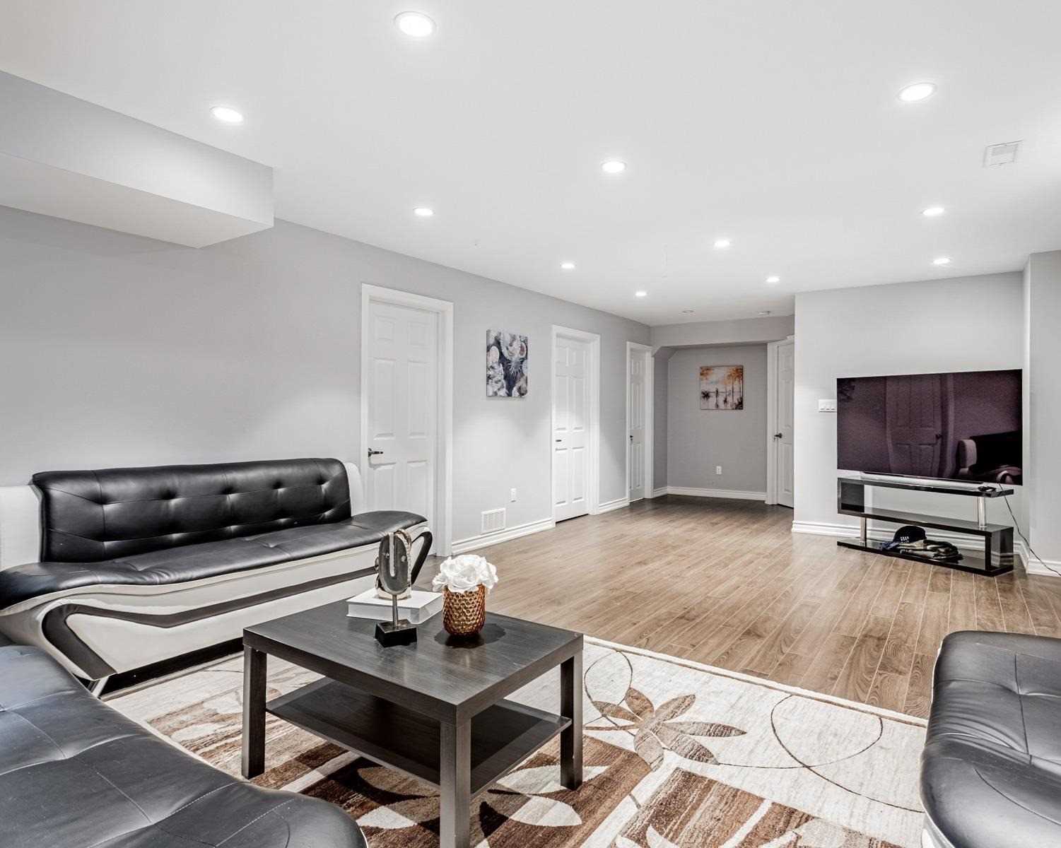 42 Corwin Dr