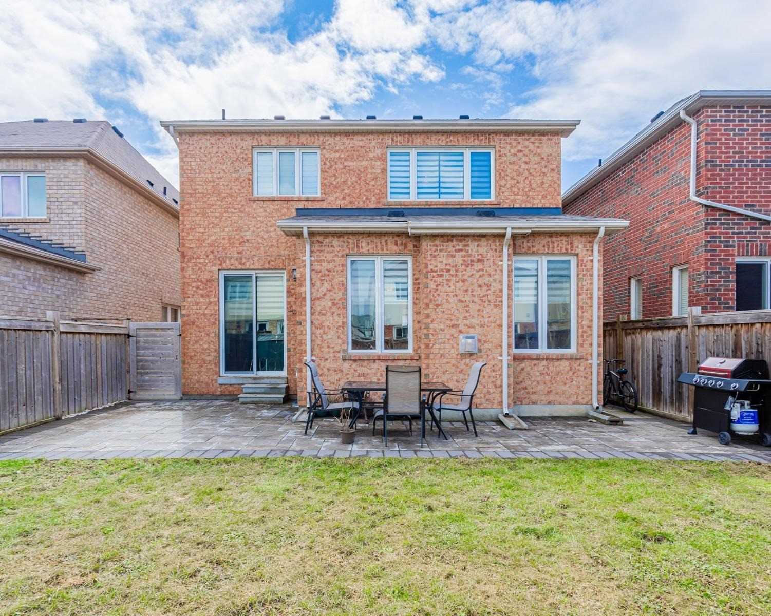 42 Corwin Dr