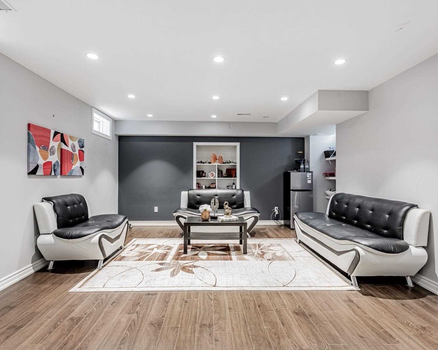 42 Corwin Dr