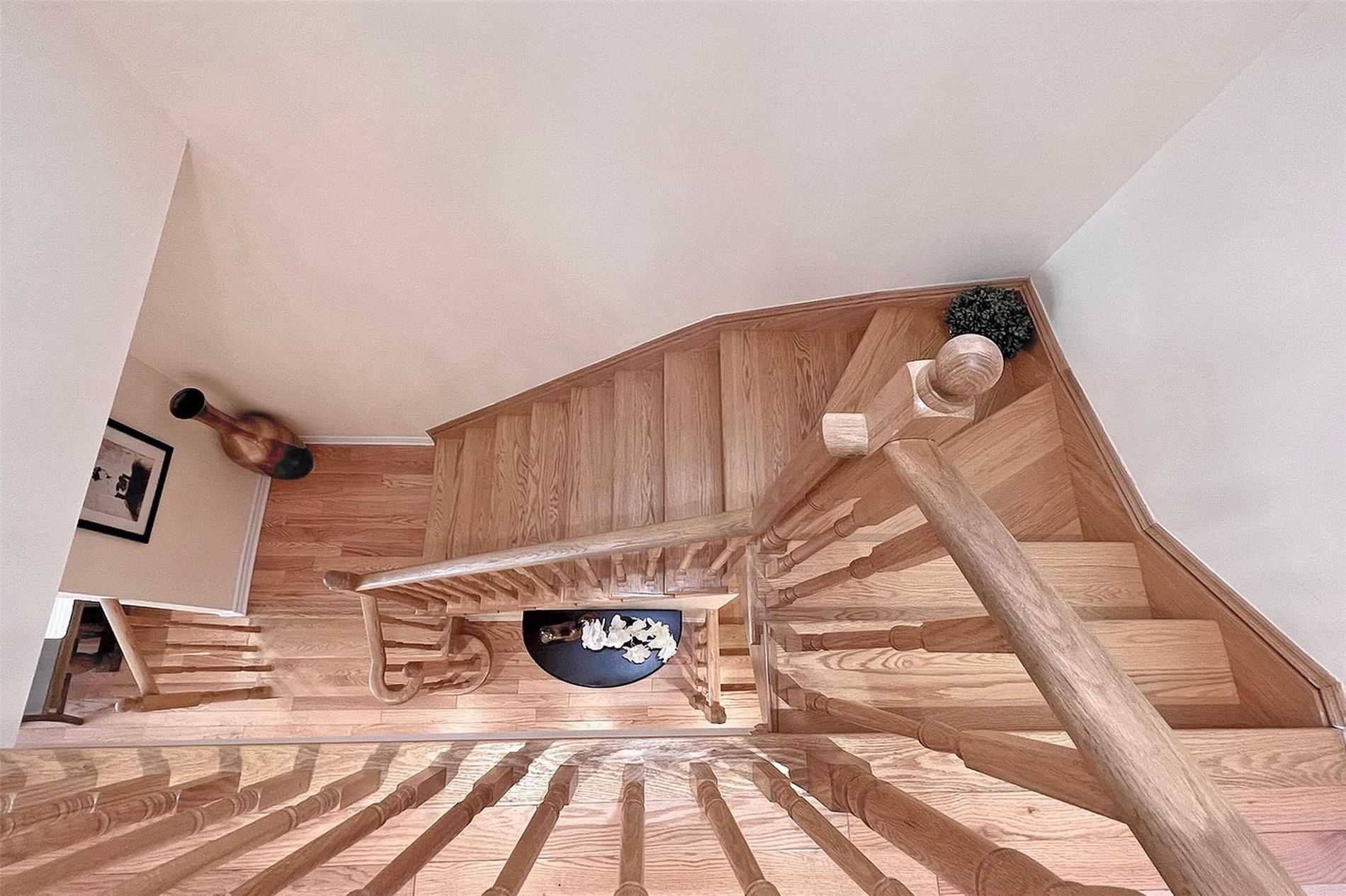 21 Vedette Way