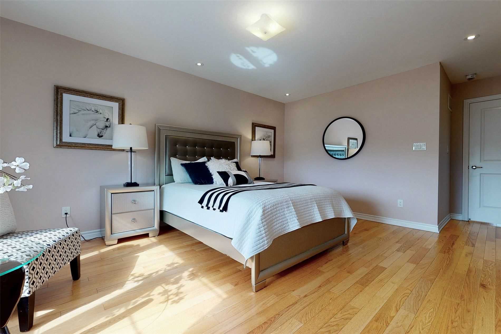 21 Vedette Way
