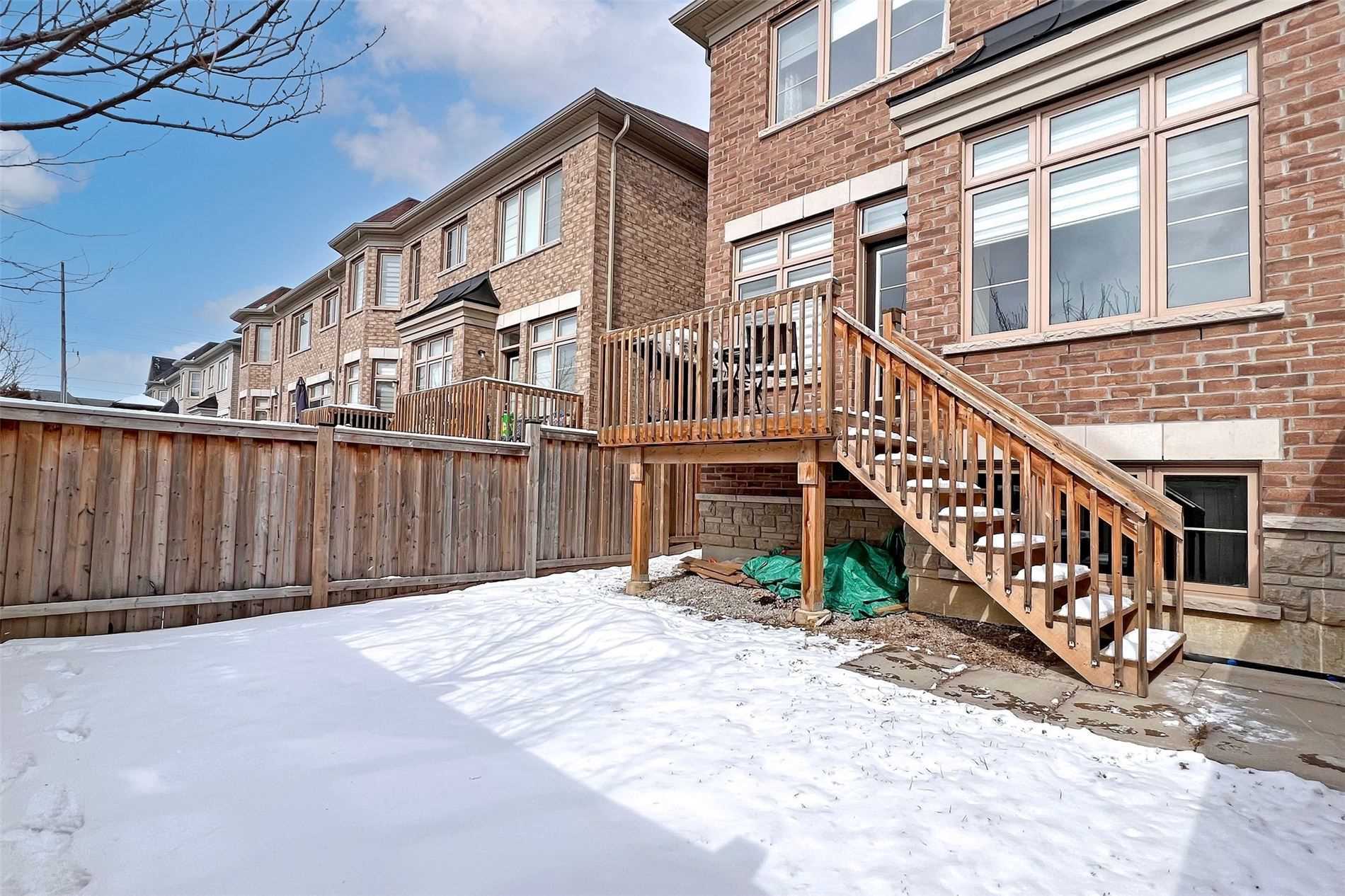 21 Vedette Way
