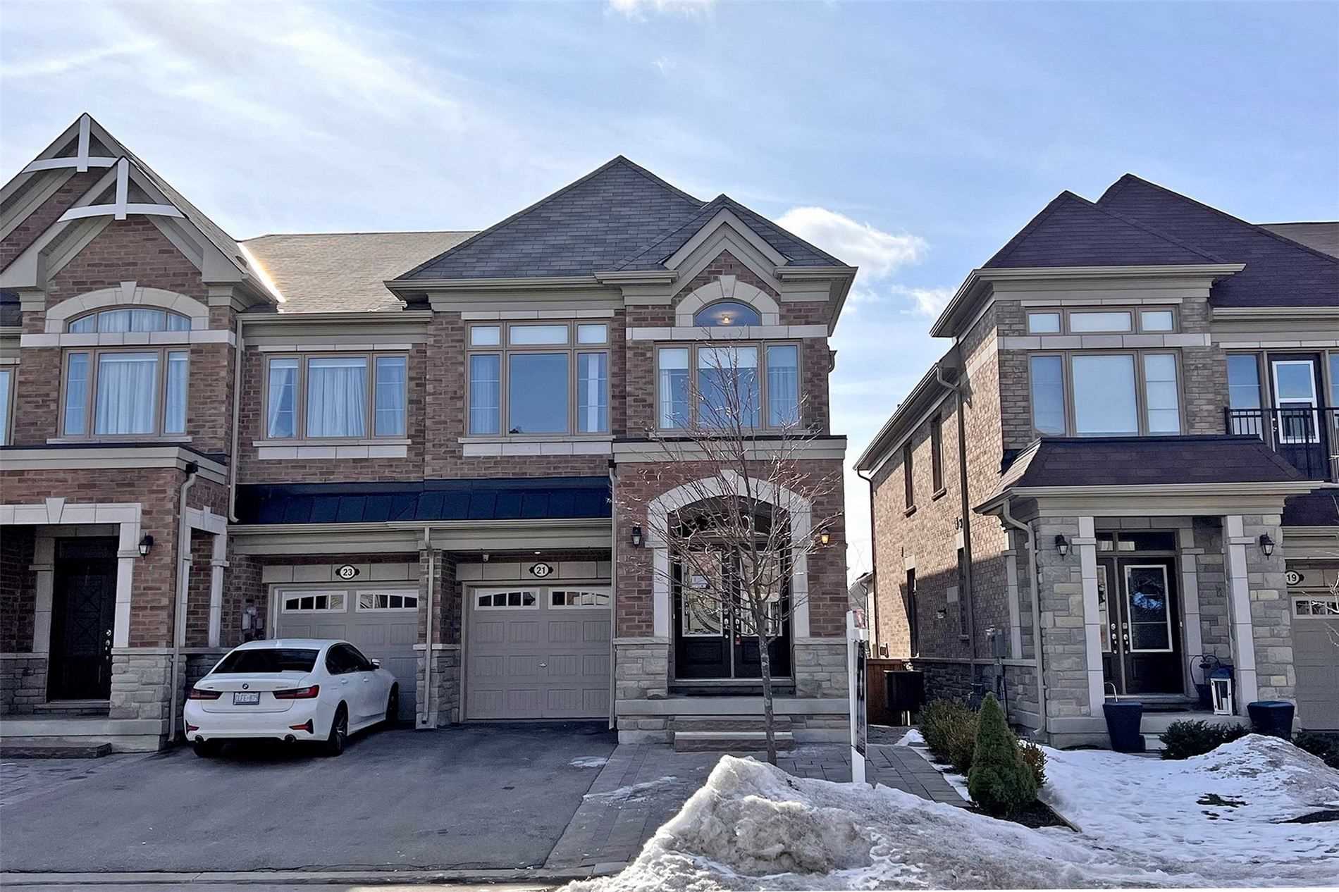 21 Vedette Way