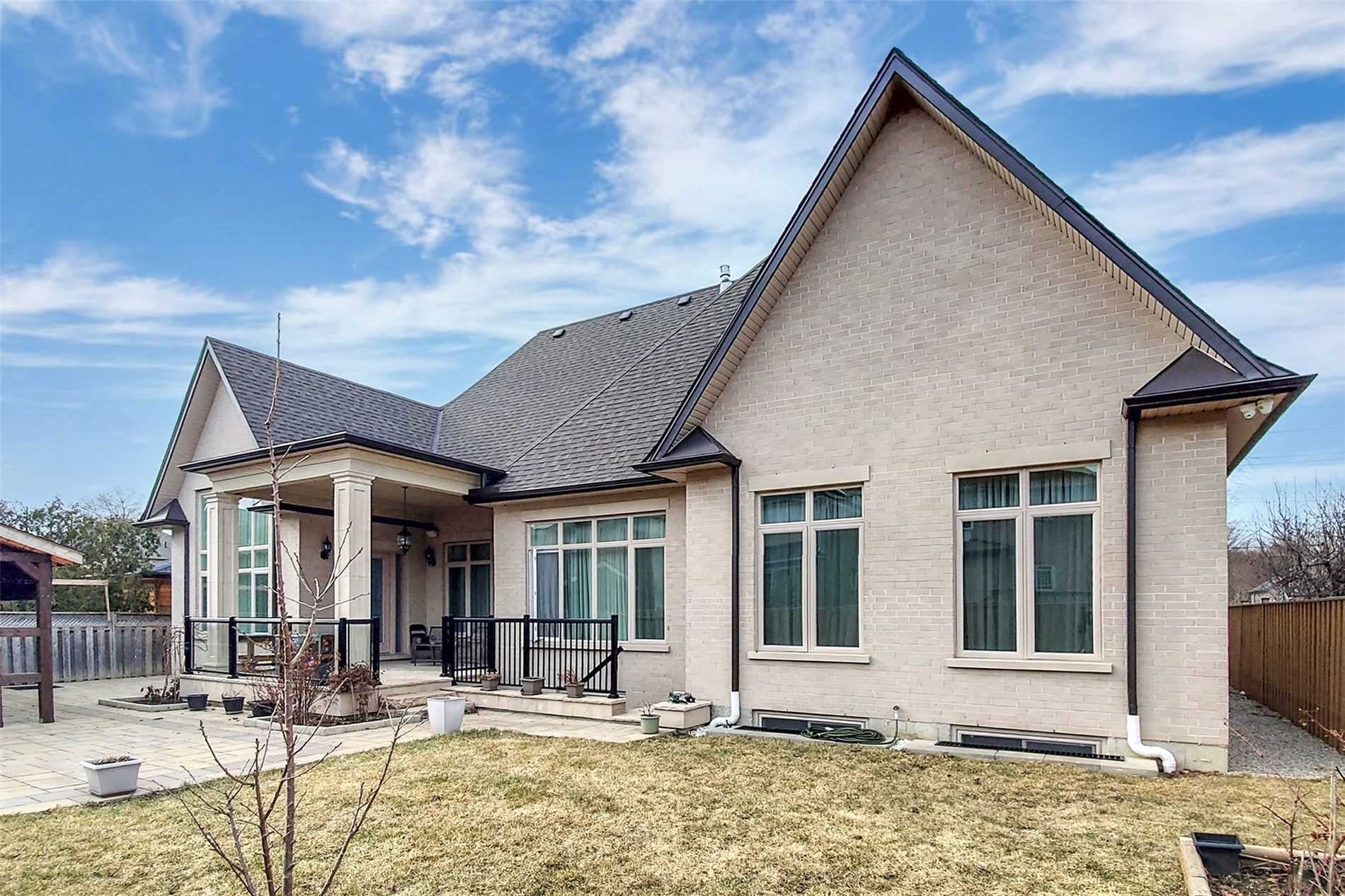 223 Crestwood Rd