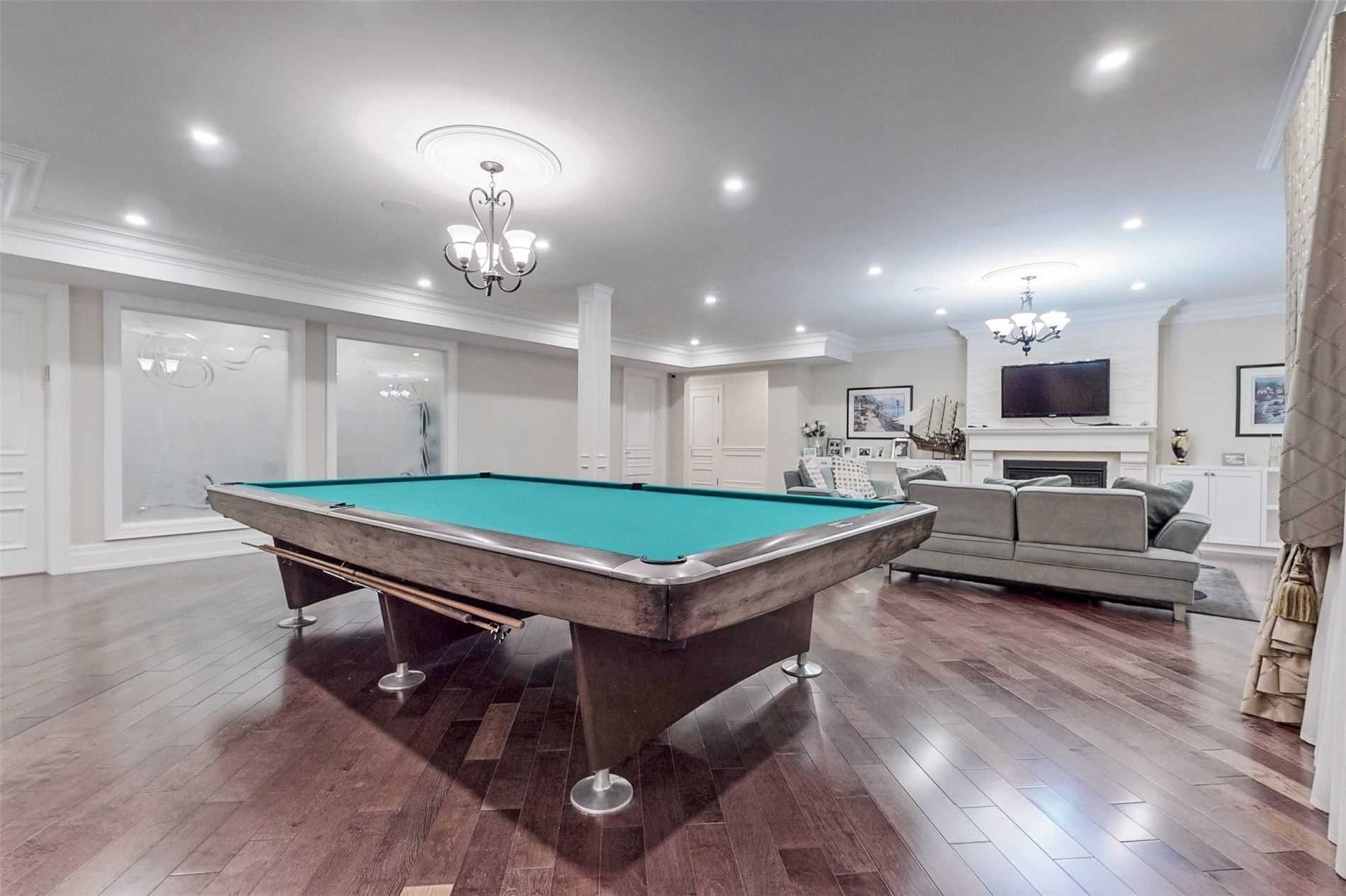 223 Crestwood Rd