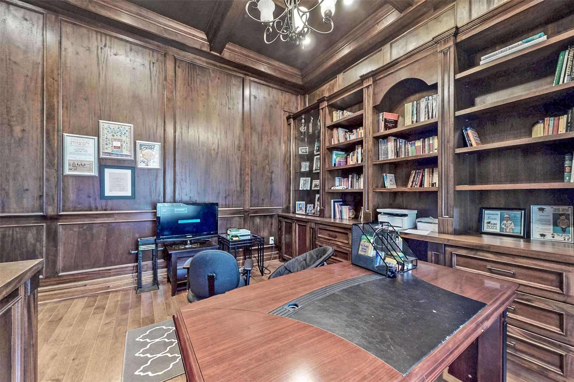 223 Crestwood Rd