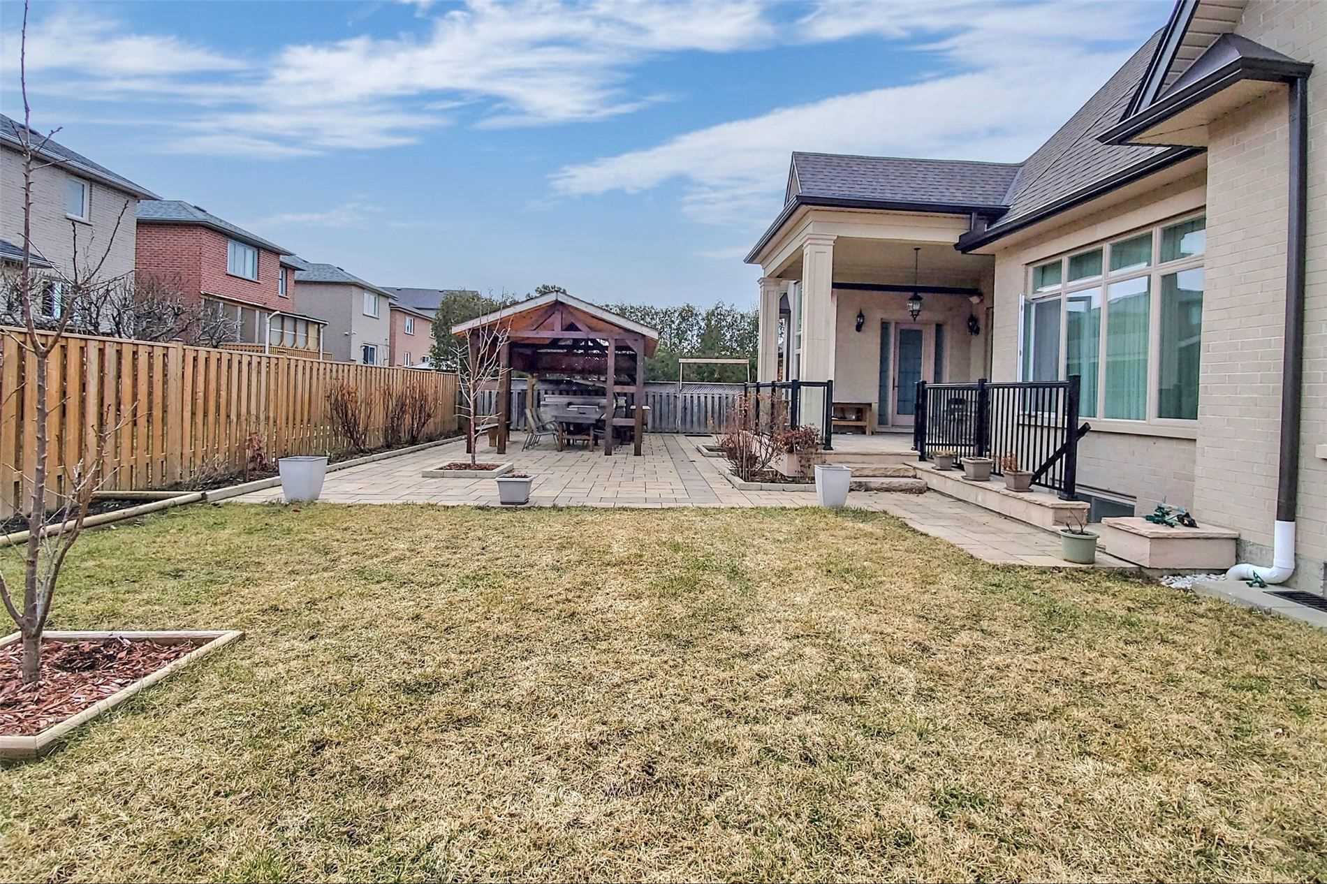 223 Crestwood Rd