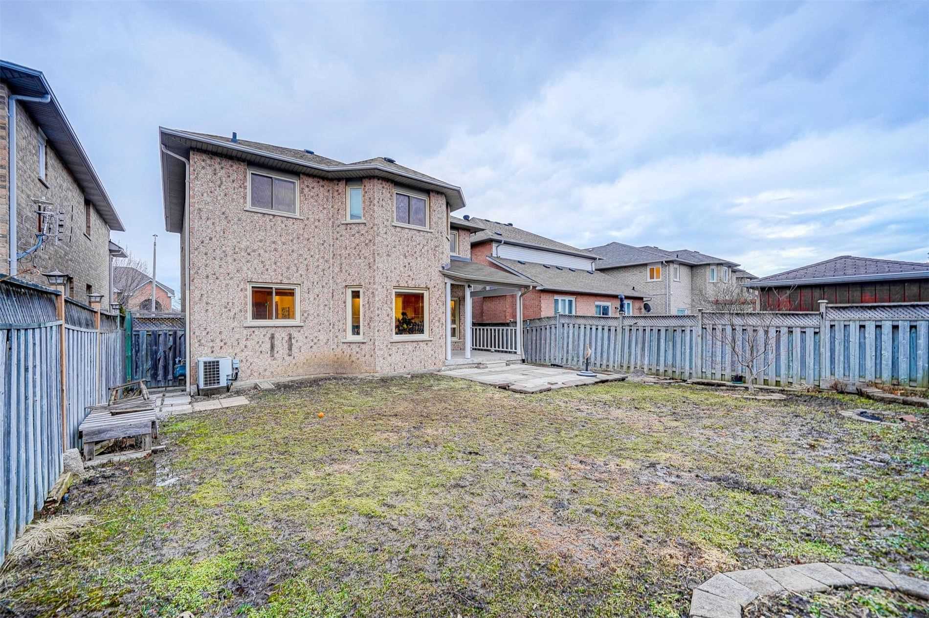 67 Grandlea Cres