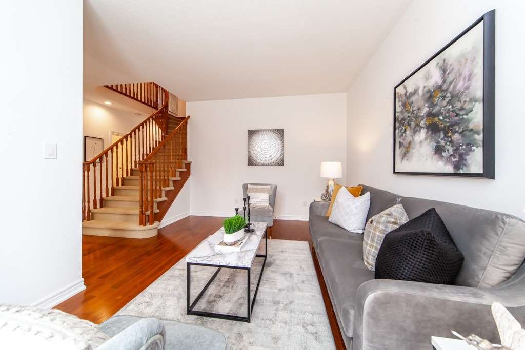 44 Glengordon Cres, Markham