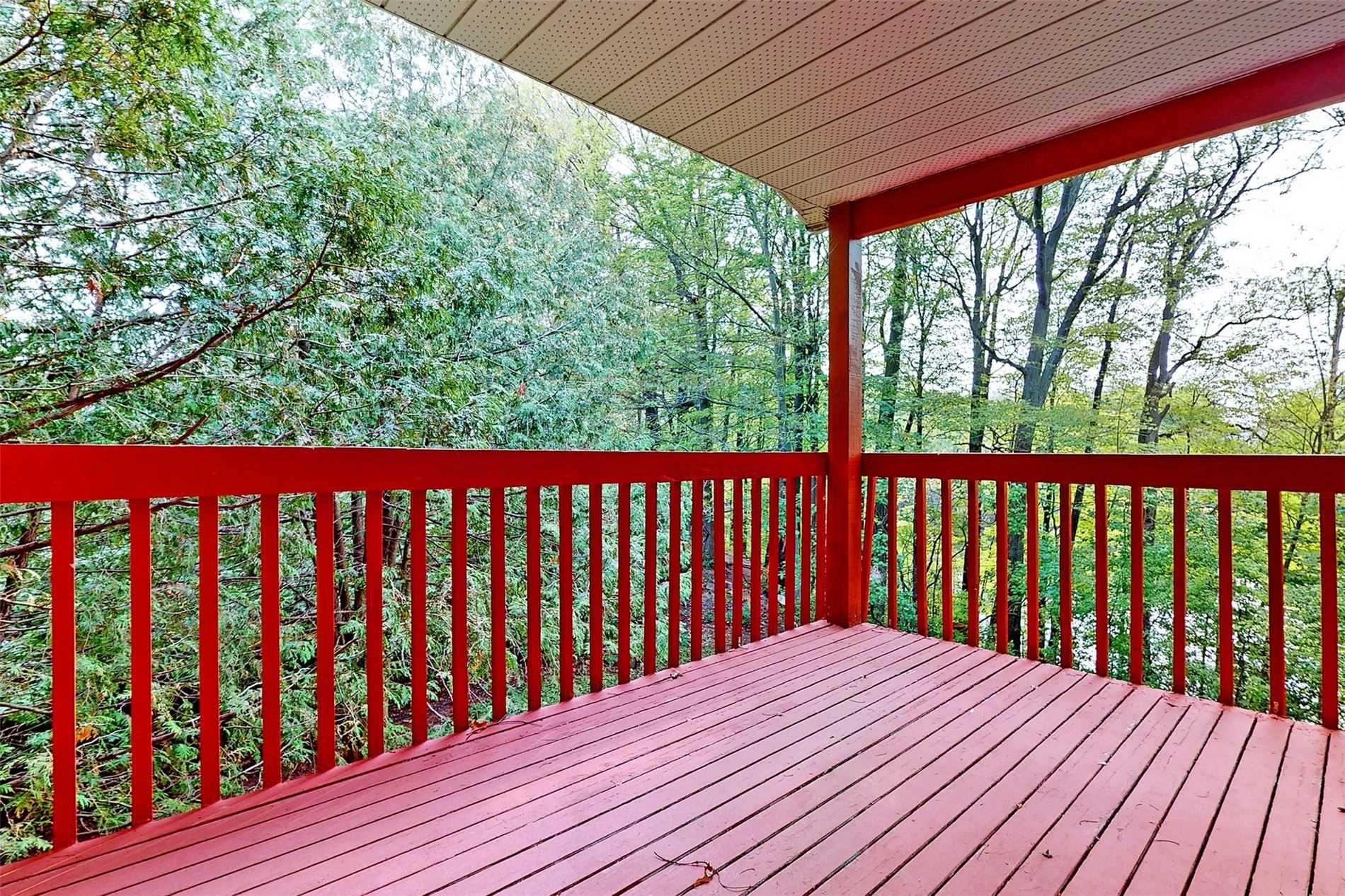 16 Bayview Park Lane