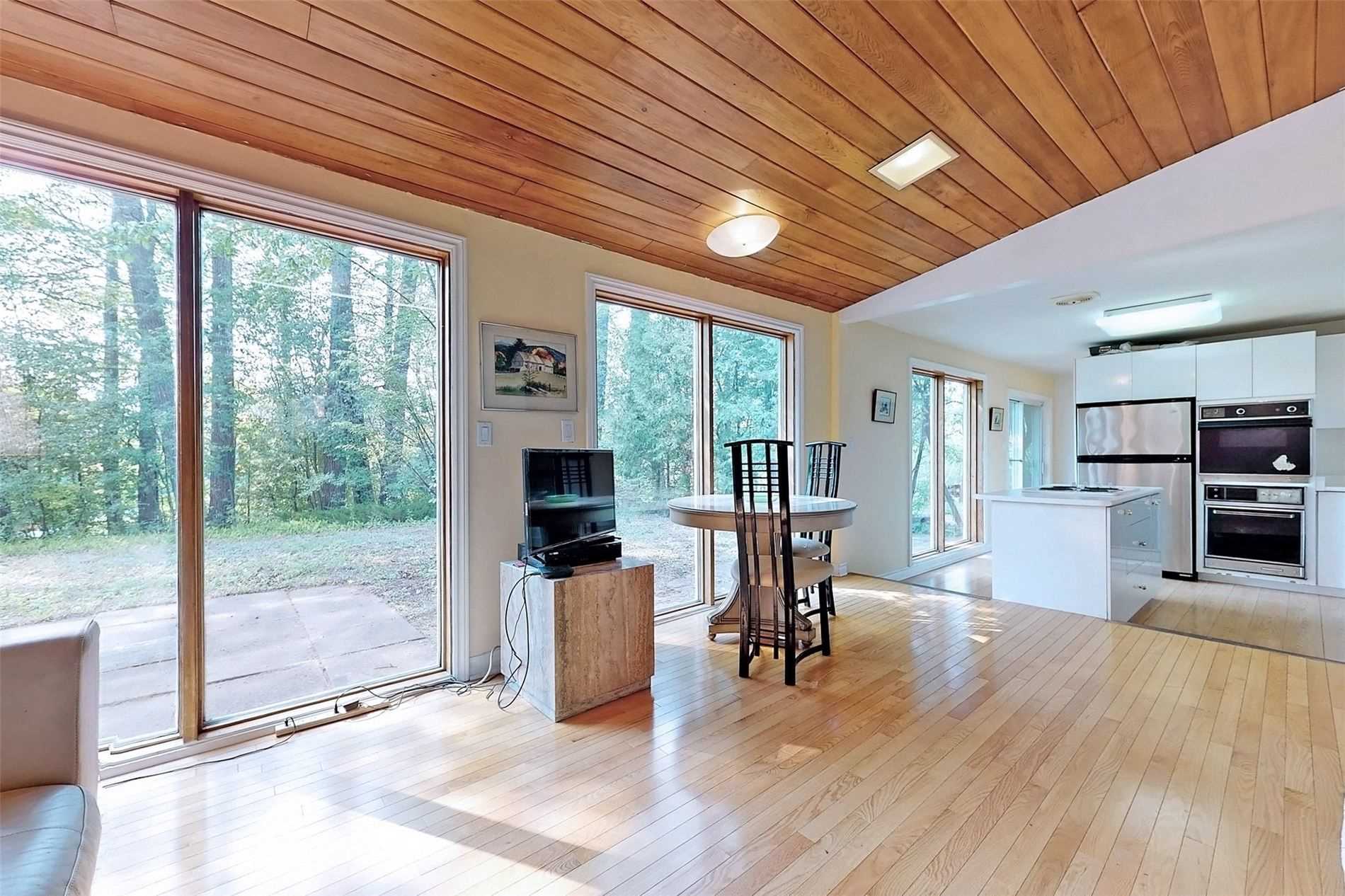 16 Bayview Park Lane