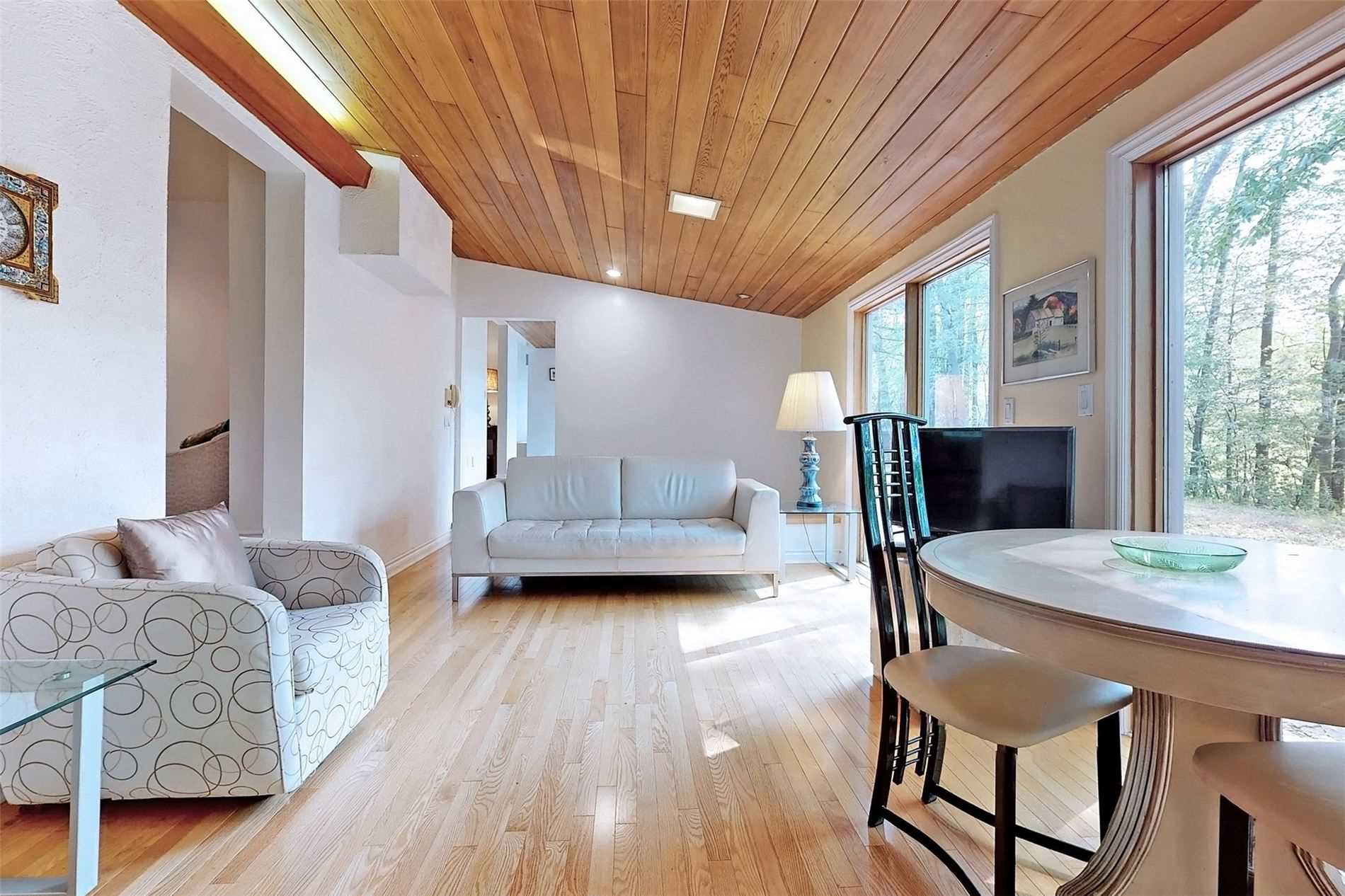 16 Bayview Park Lane