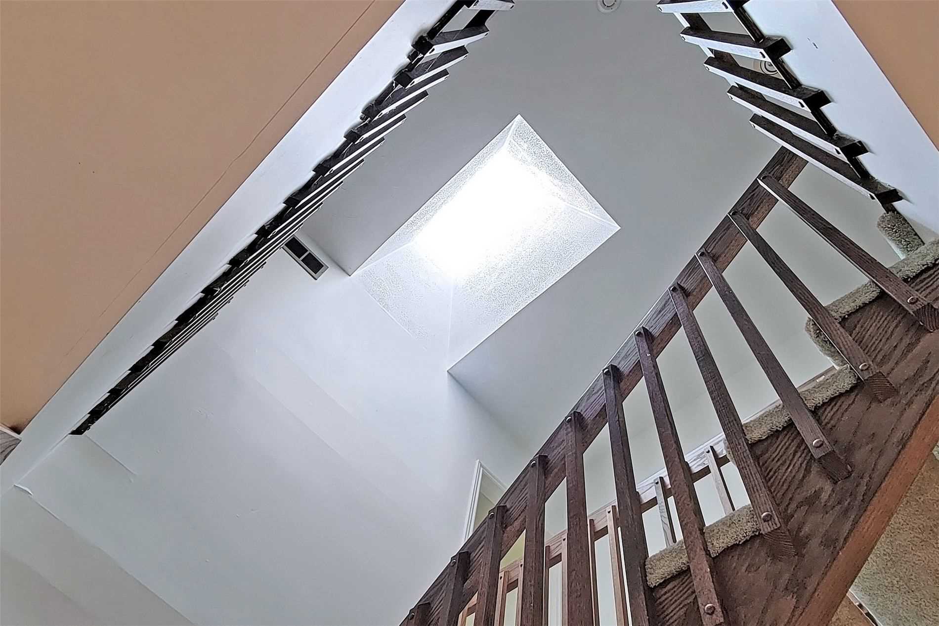 16 Bayview Park Lane