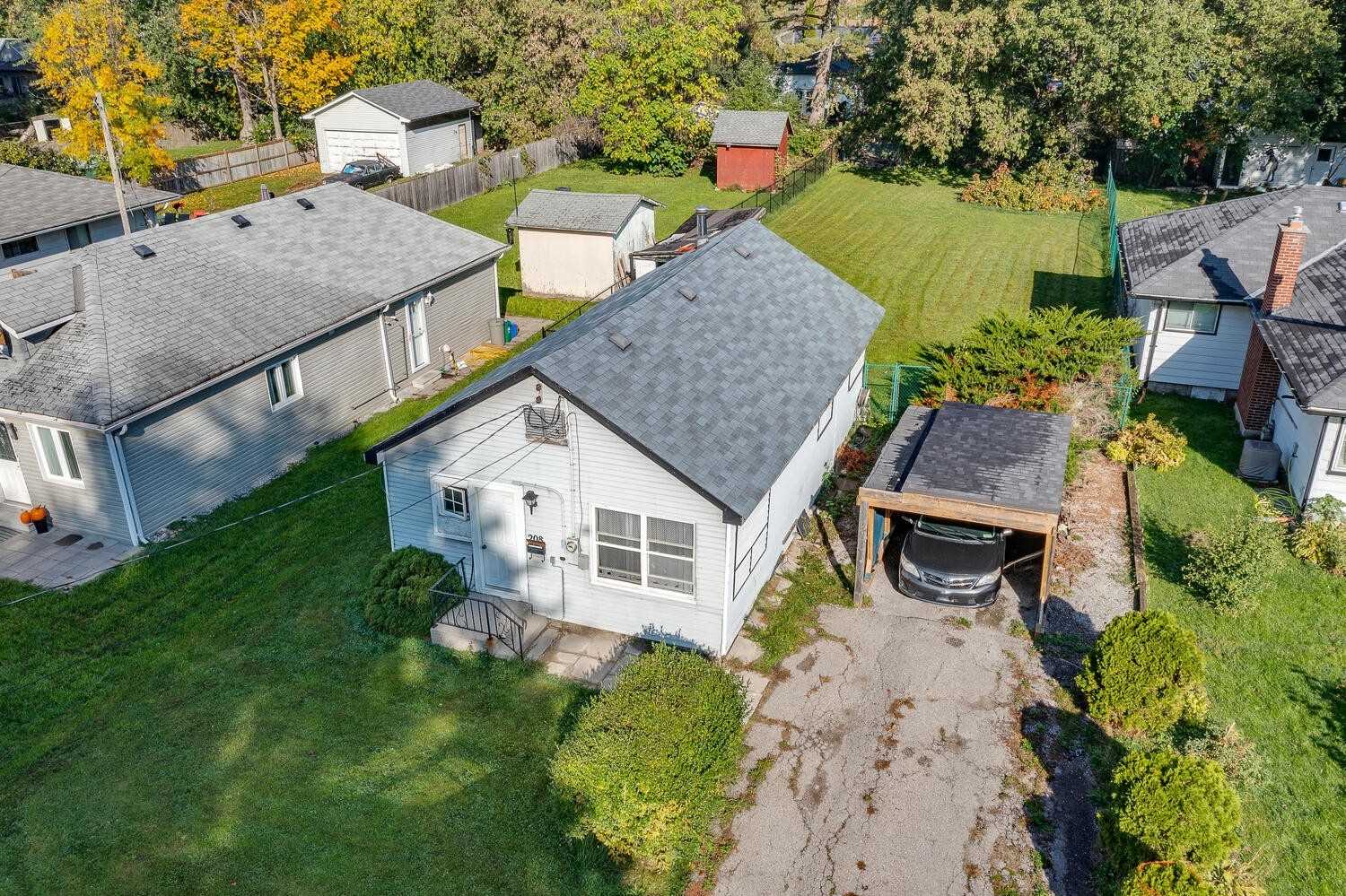208 Bayview Ave