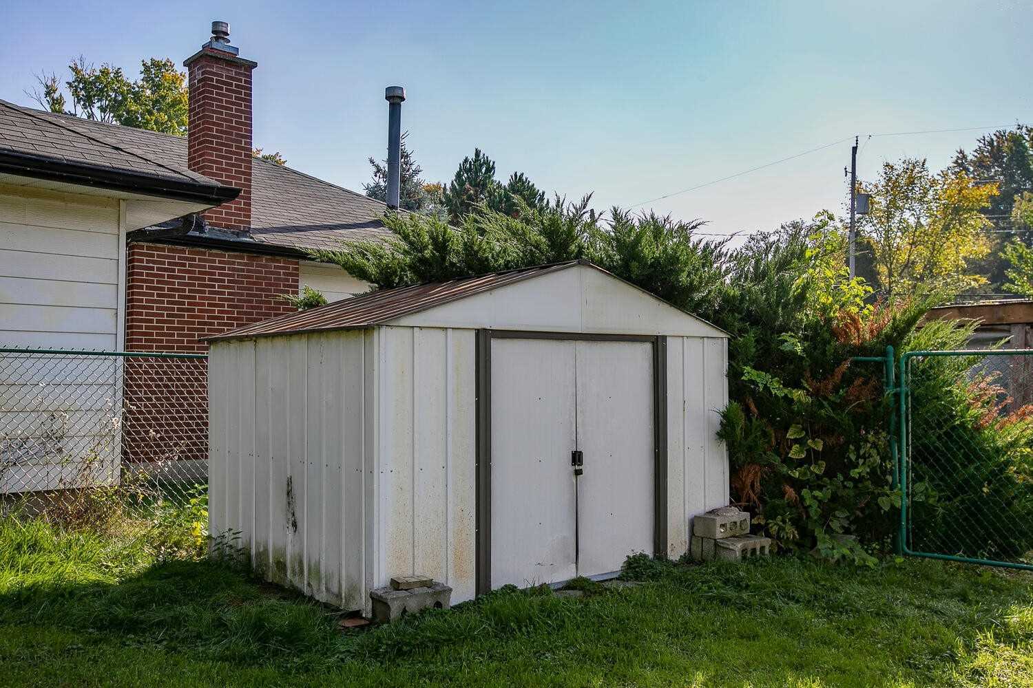 208 Bayview Ave