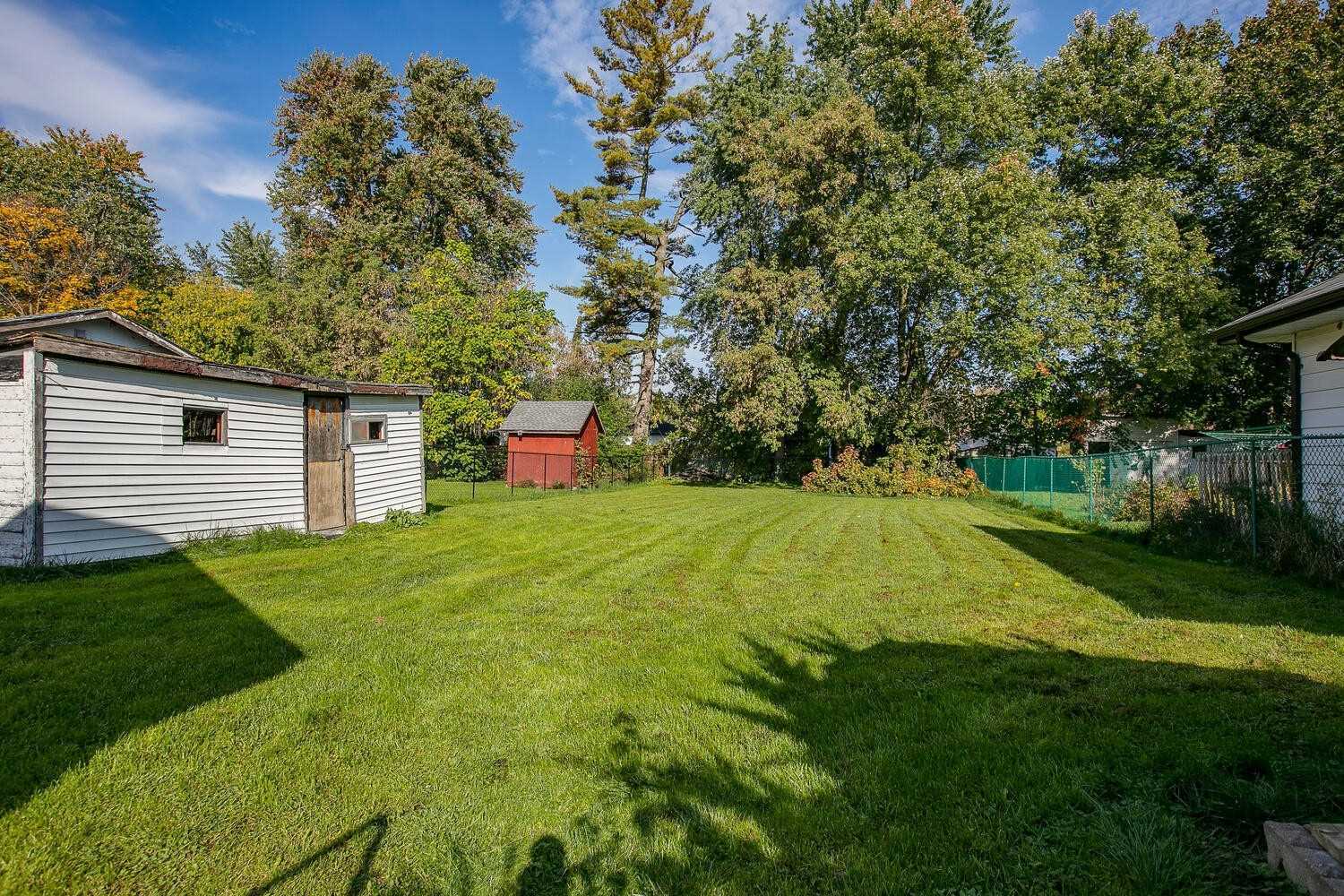 208 Bayview Ave