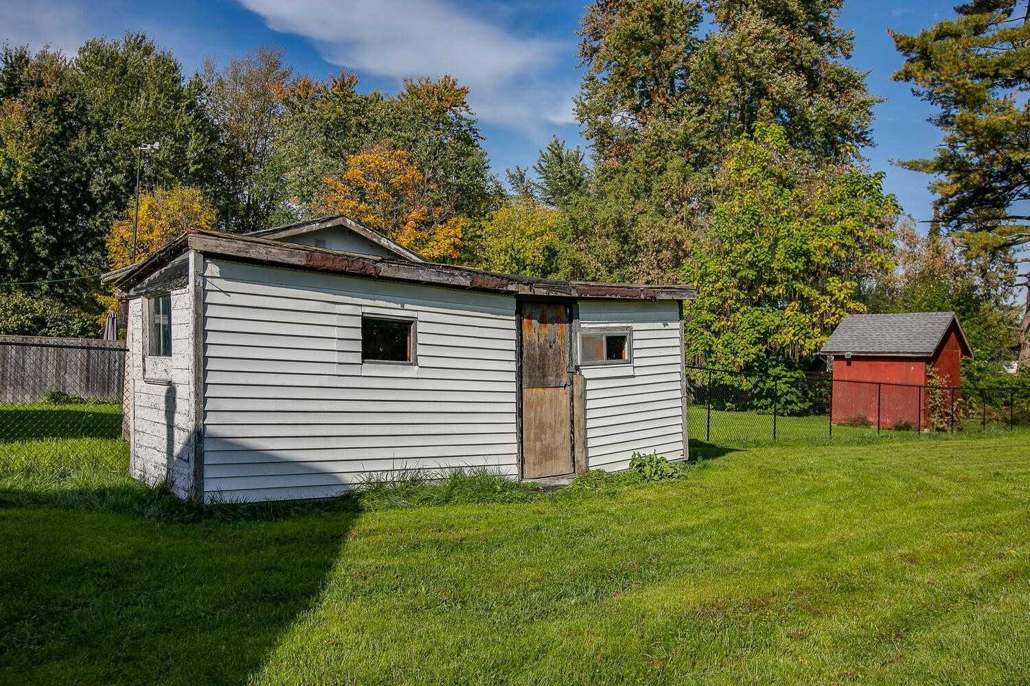 208 Bayview Ave