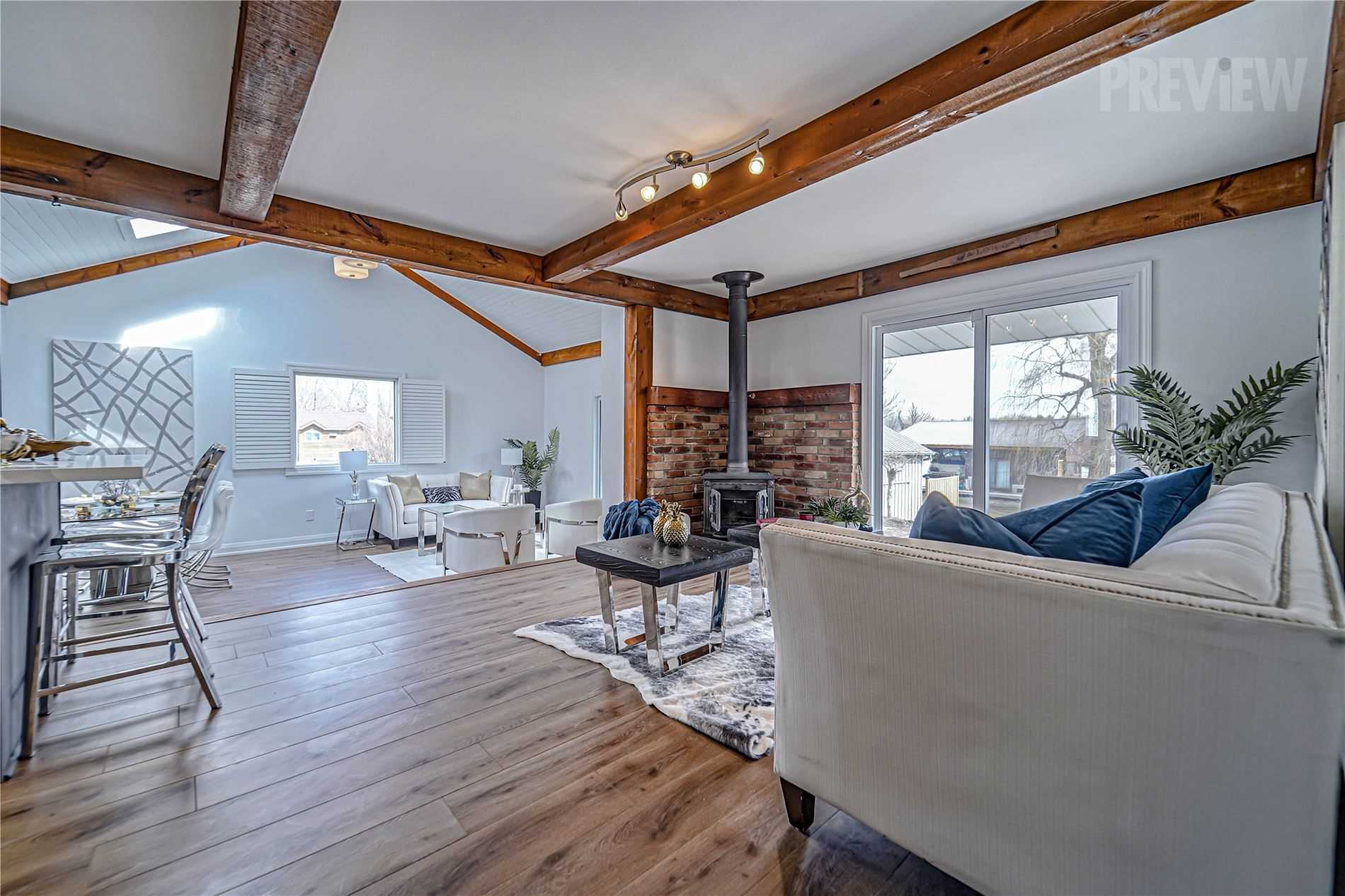 15 River Dr
