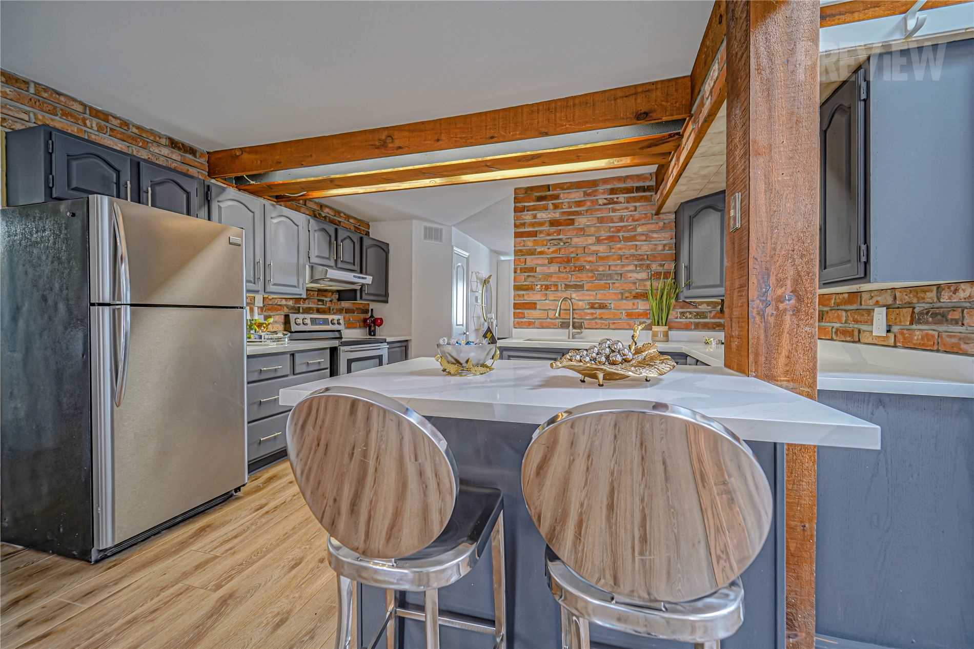 15 River Dr