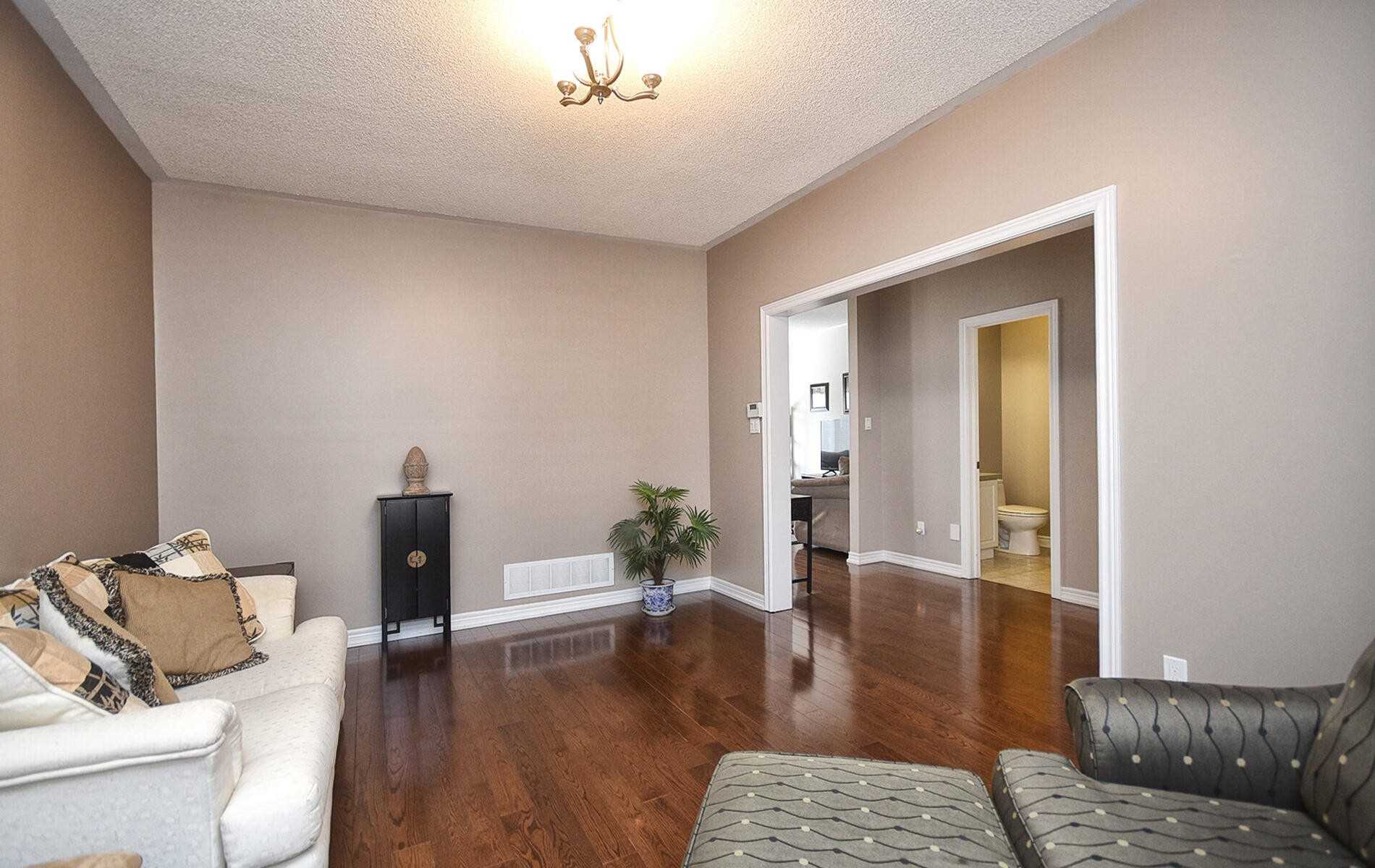 67 Toporowski Ave