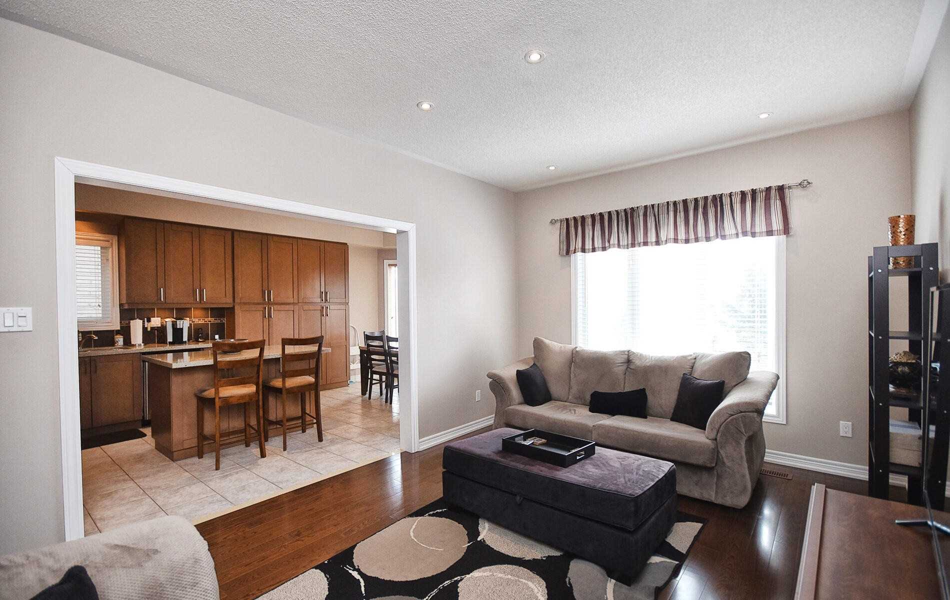 67 Toporowski Ave