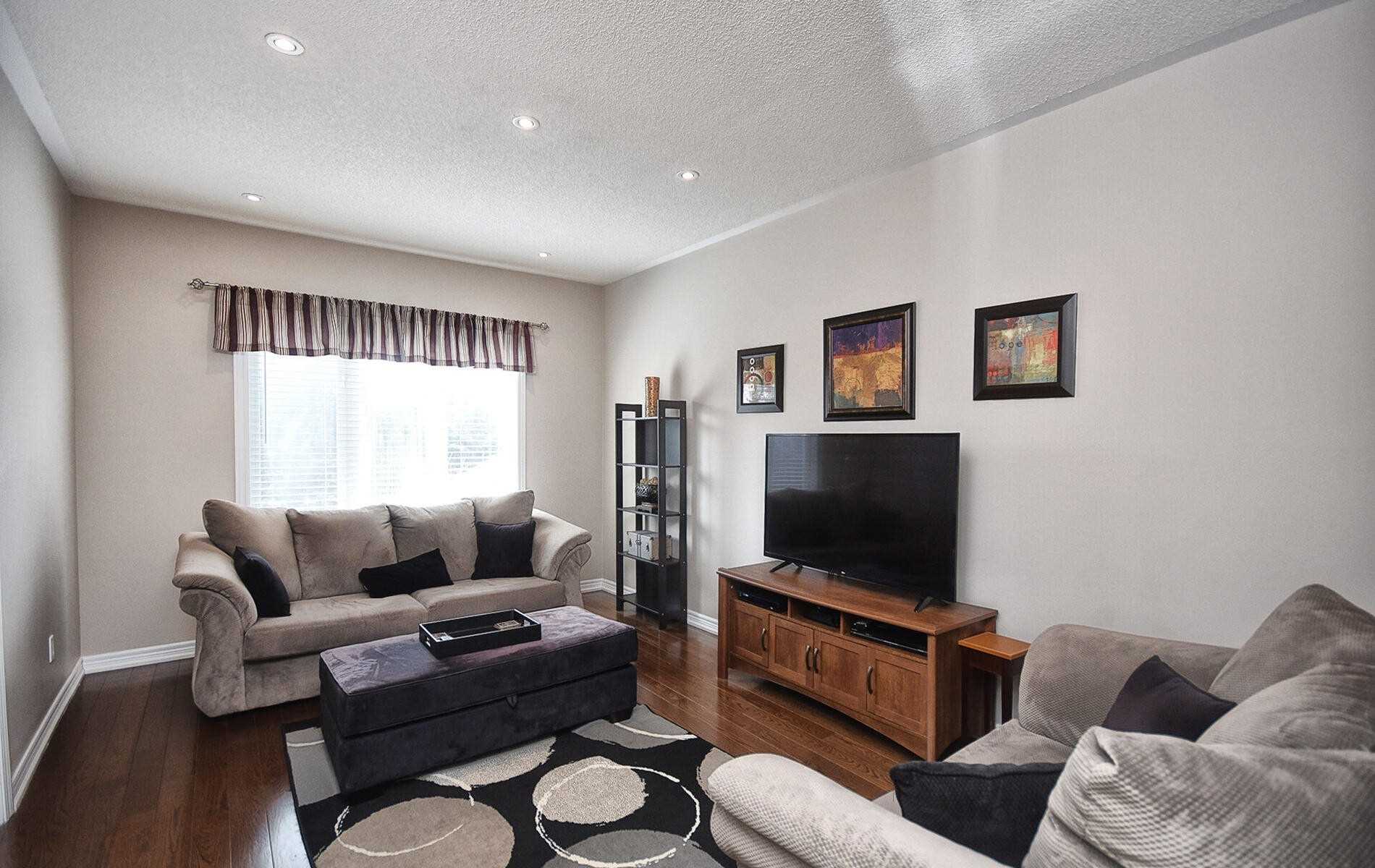 67 Toporowski Ave