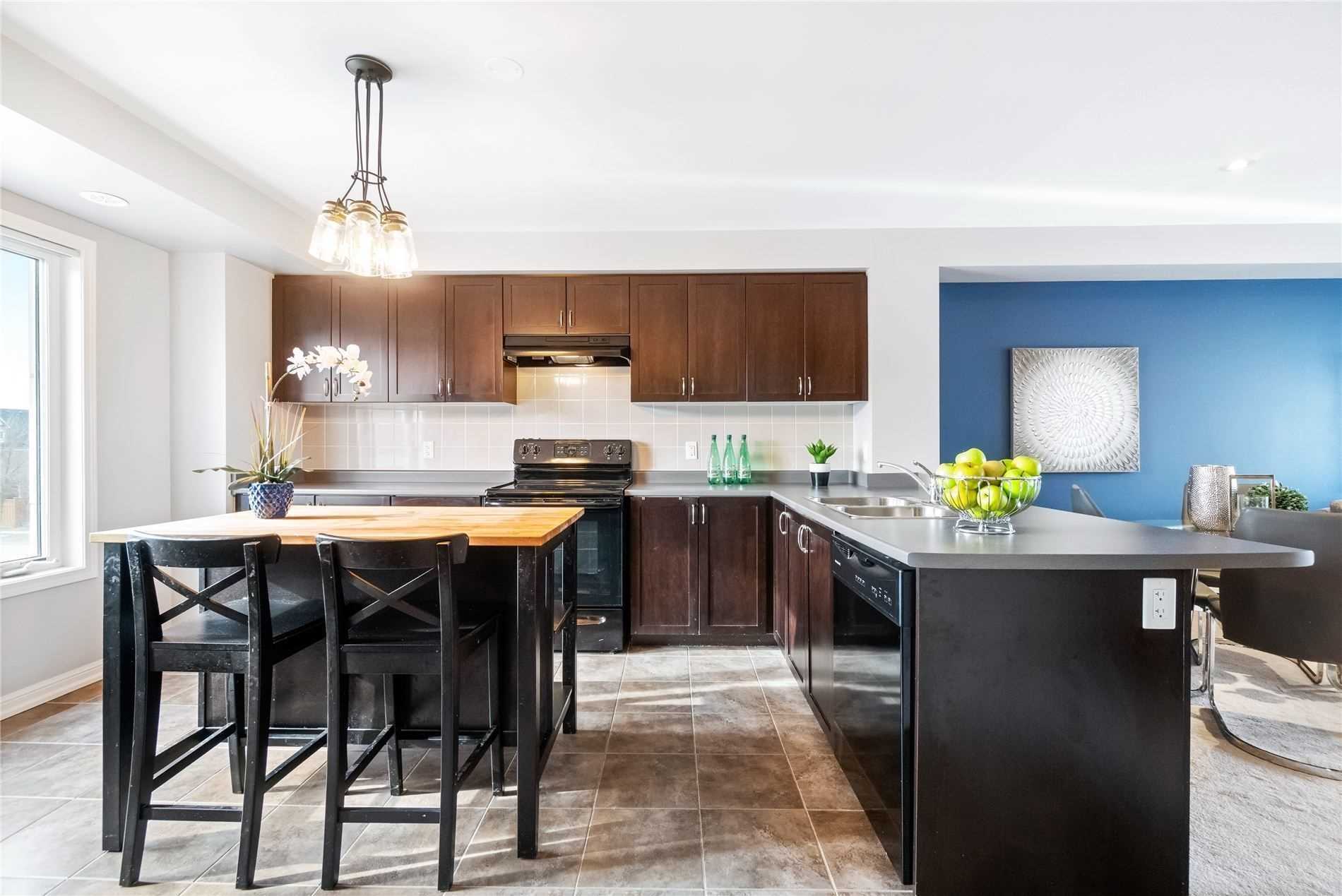 271 John West Way, #7