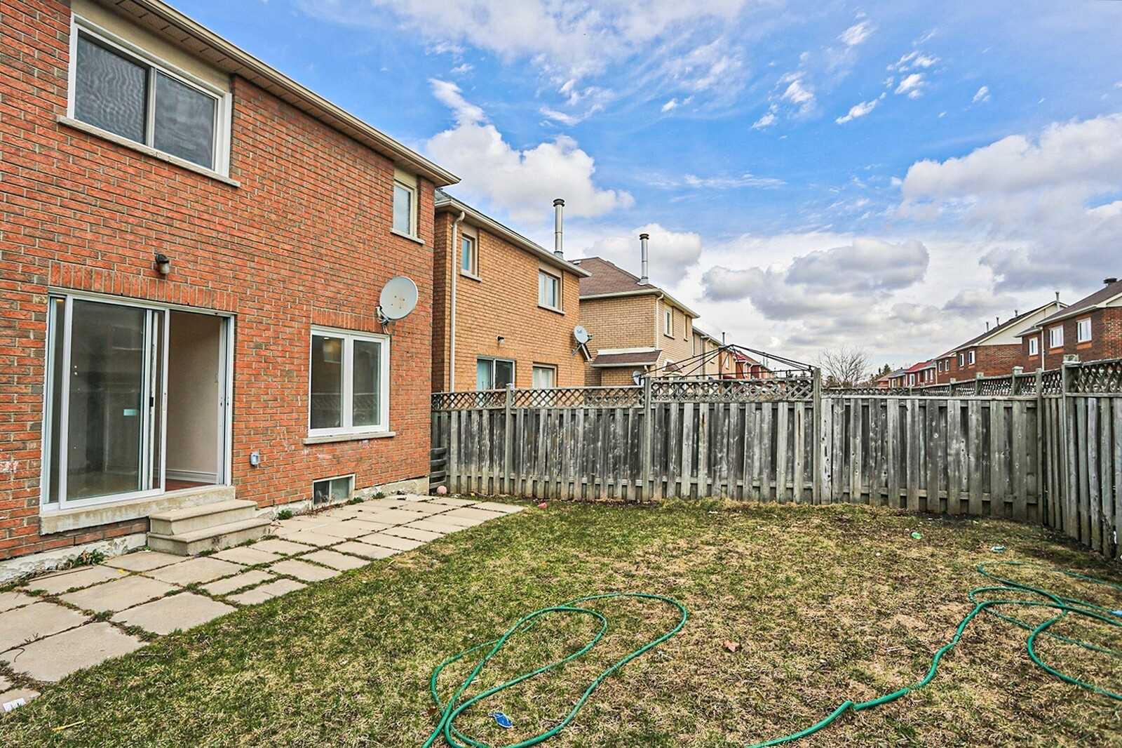 31 Clarion Cres