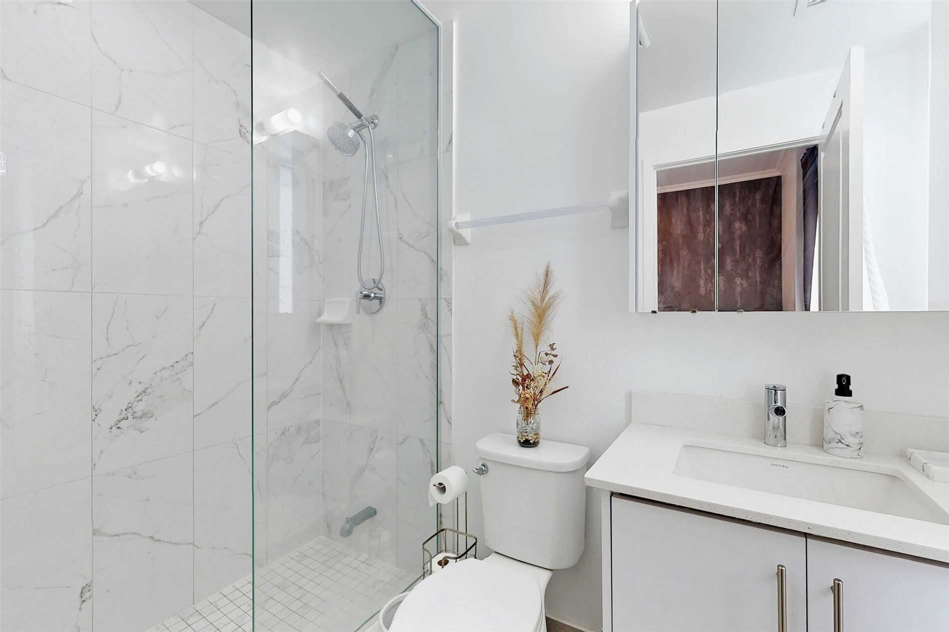 75 Oneida Cres, #410