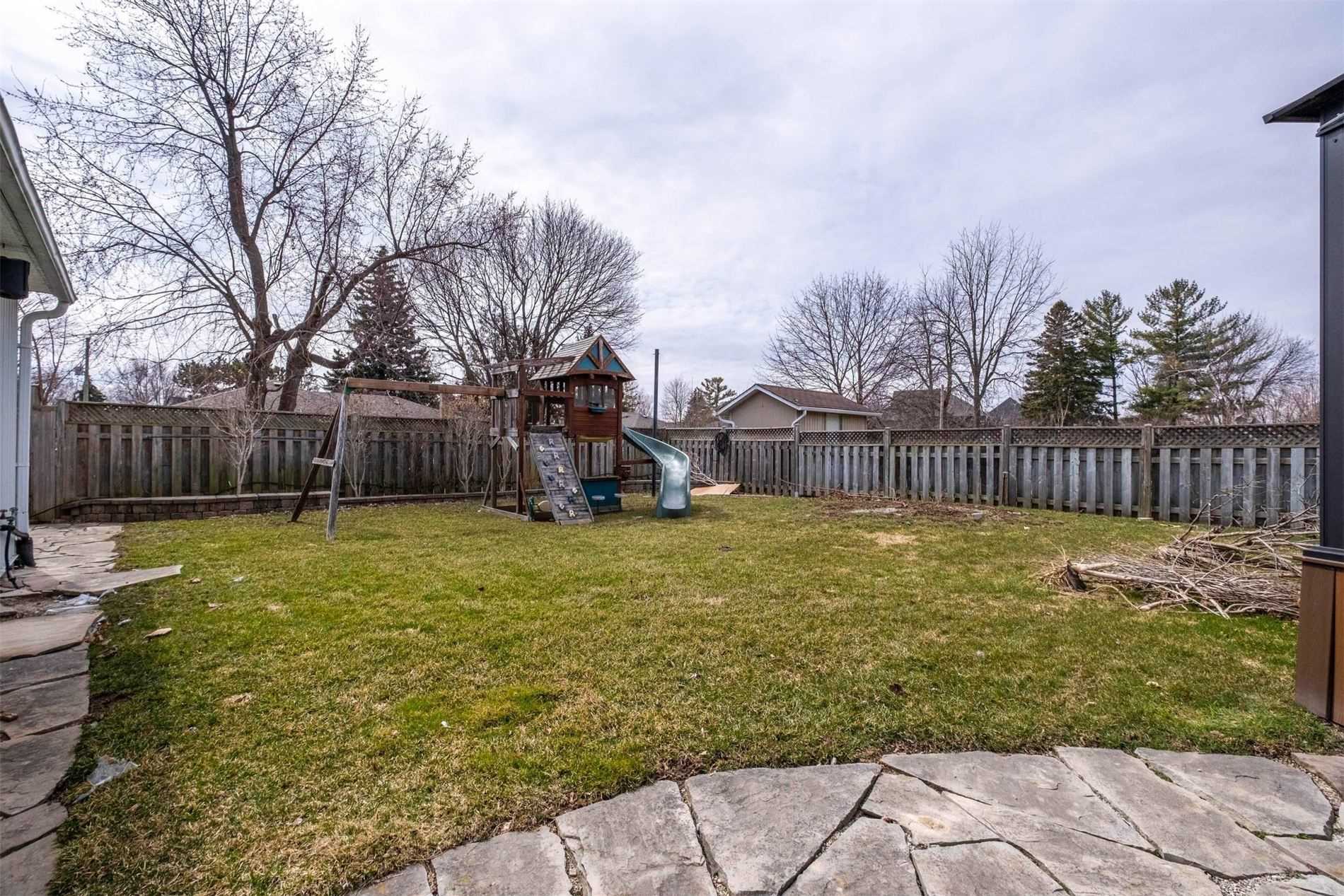 31 Goodman Cres