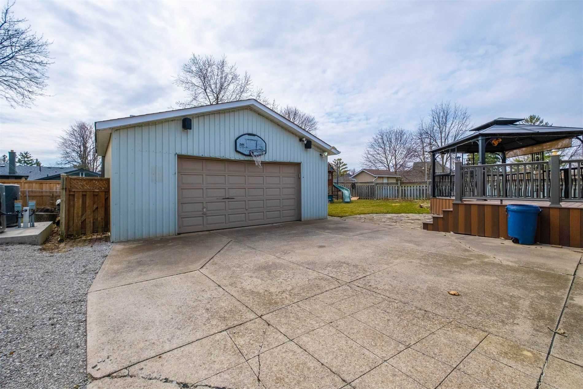 31 Goodman Cres