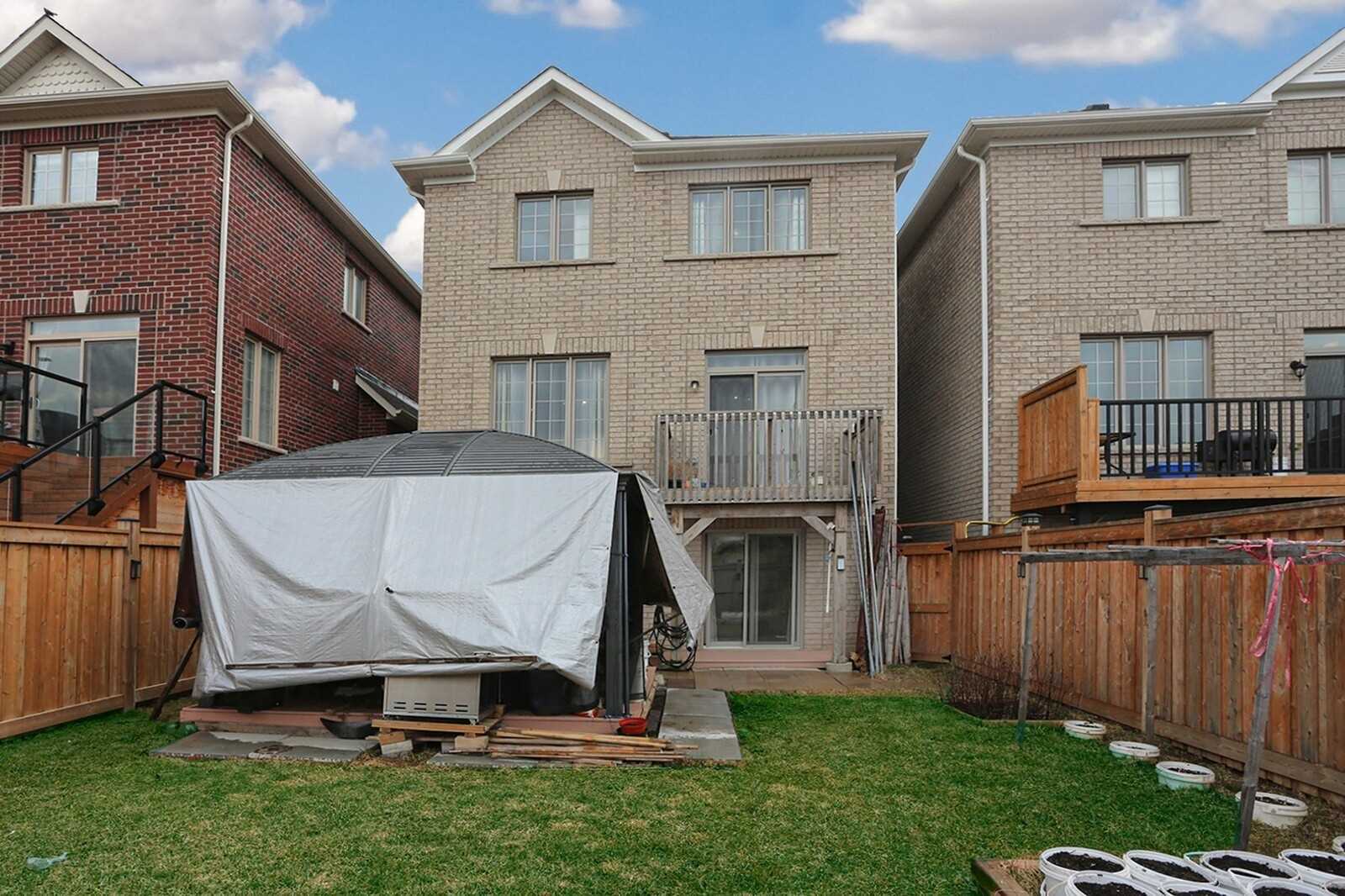 11 Turner Dr