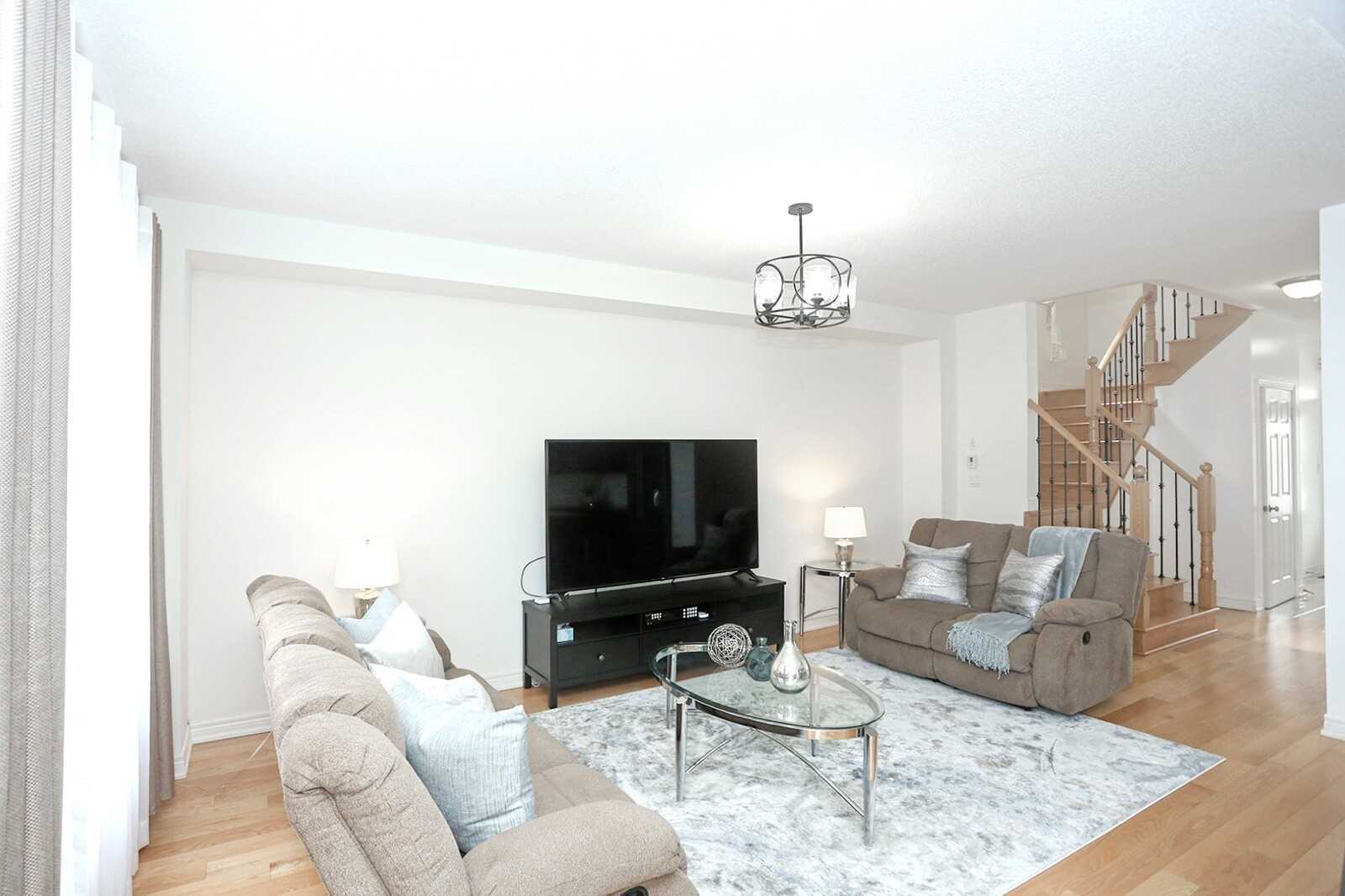 11 Turner Dr