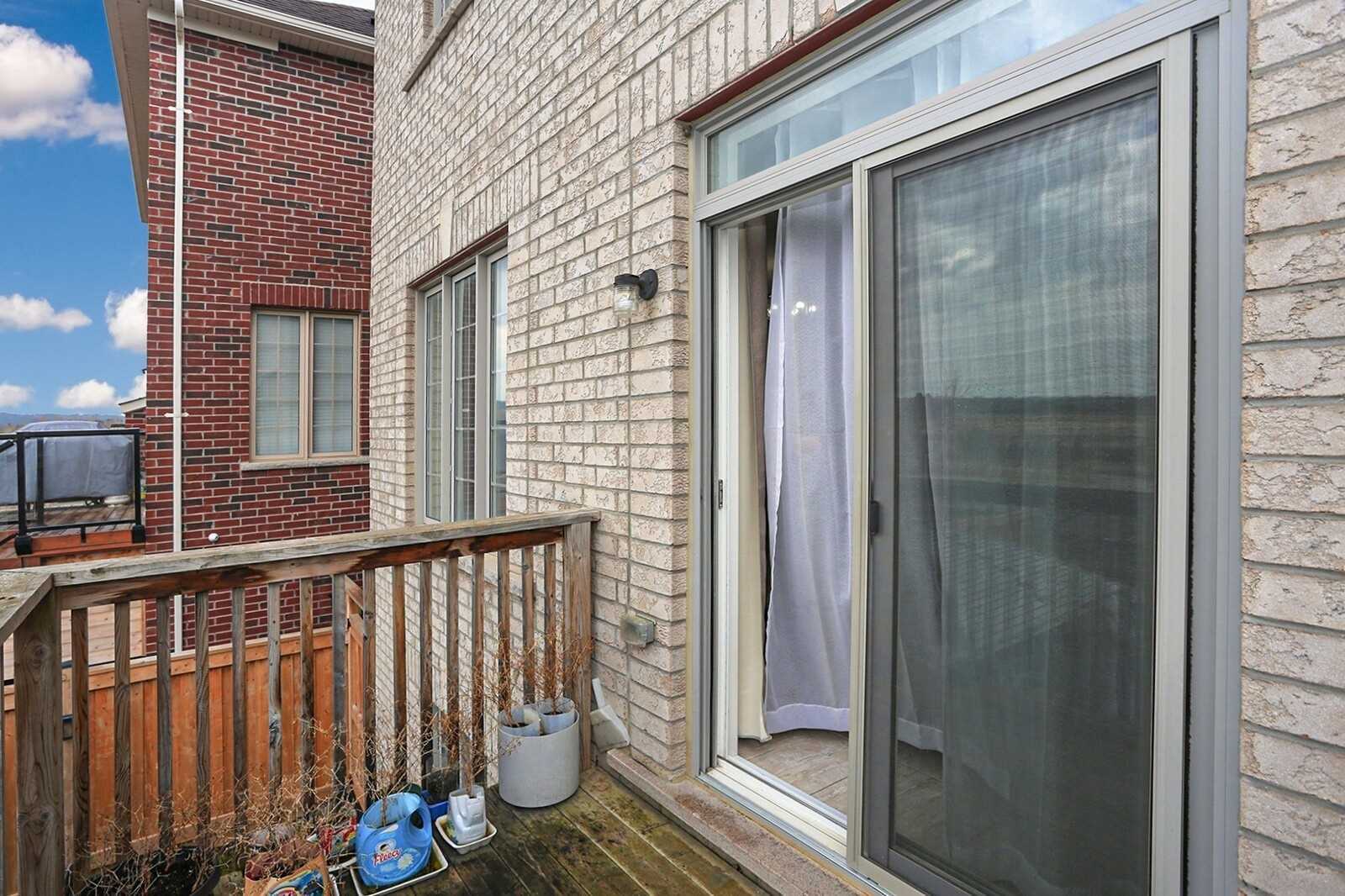 11 Turner Dr