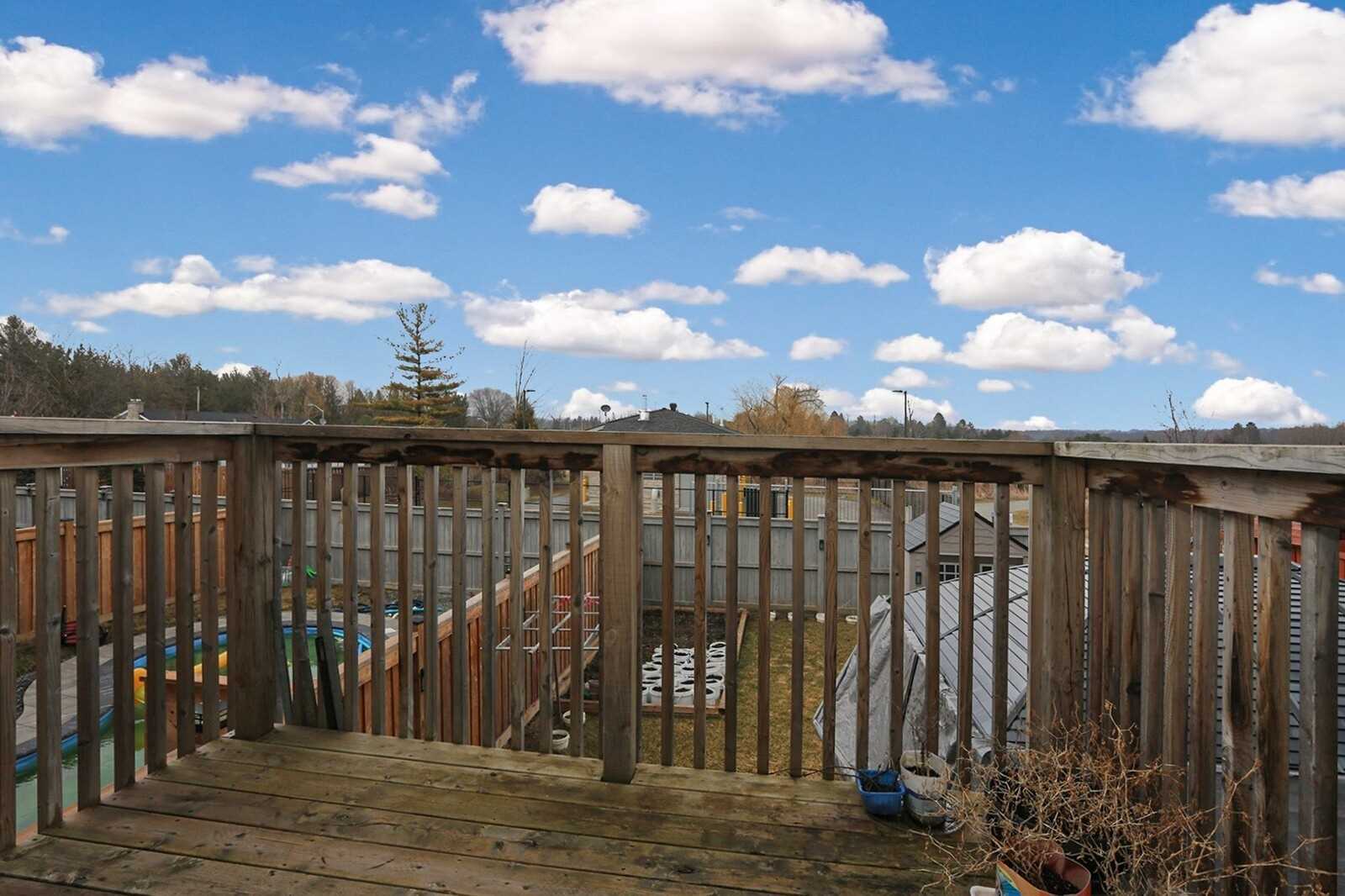 11 Turner Dr
