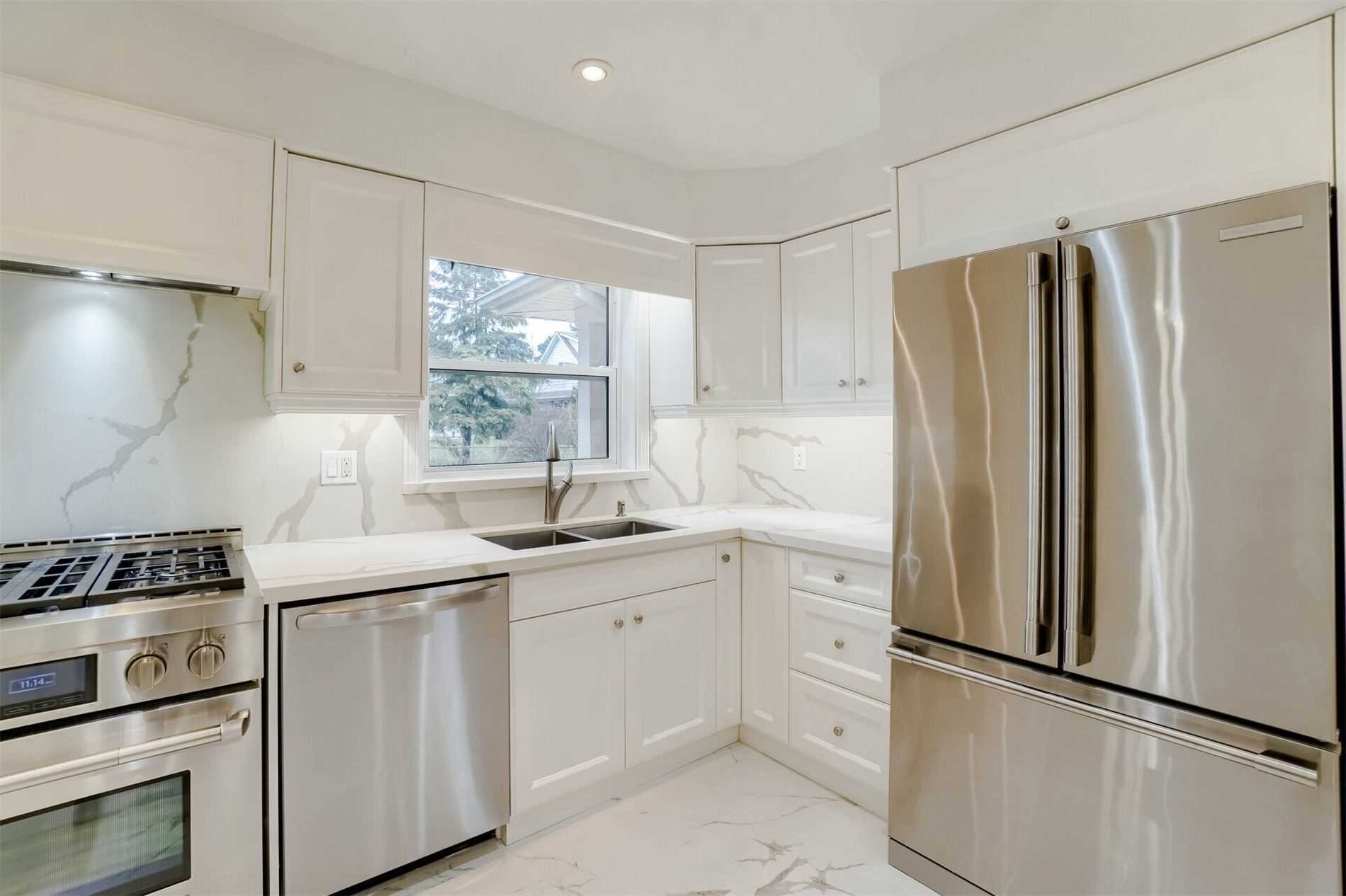 125 Bay Thorn Dr