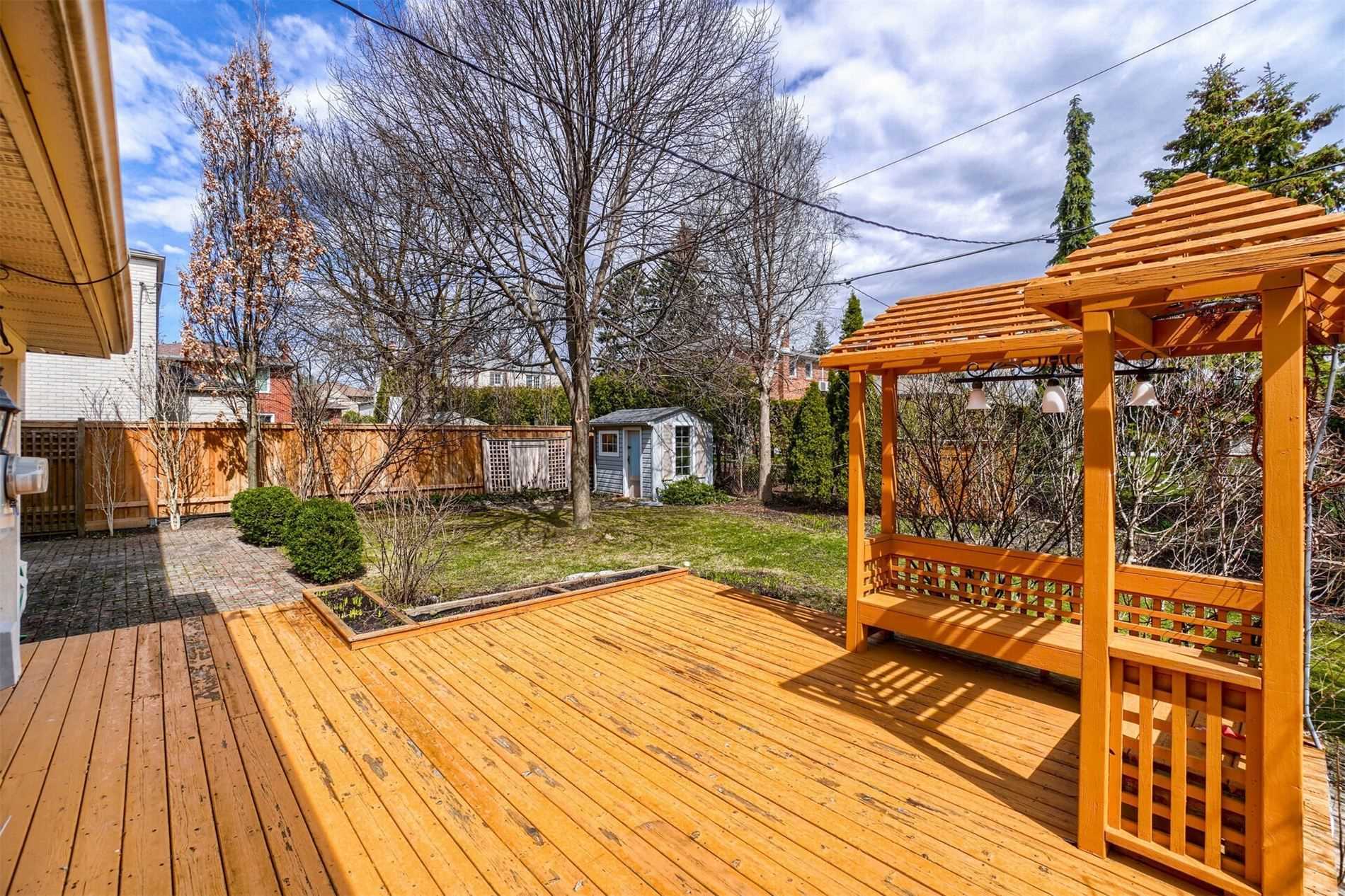 125 Bay Thorn Dr