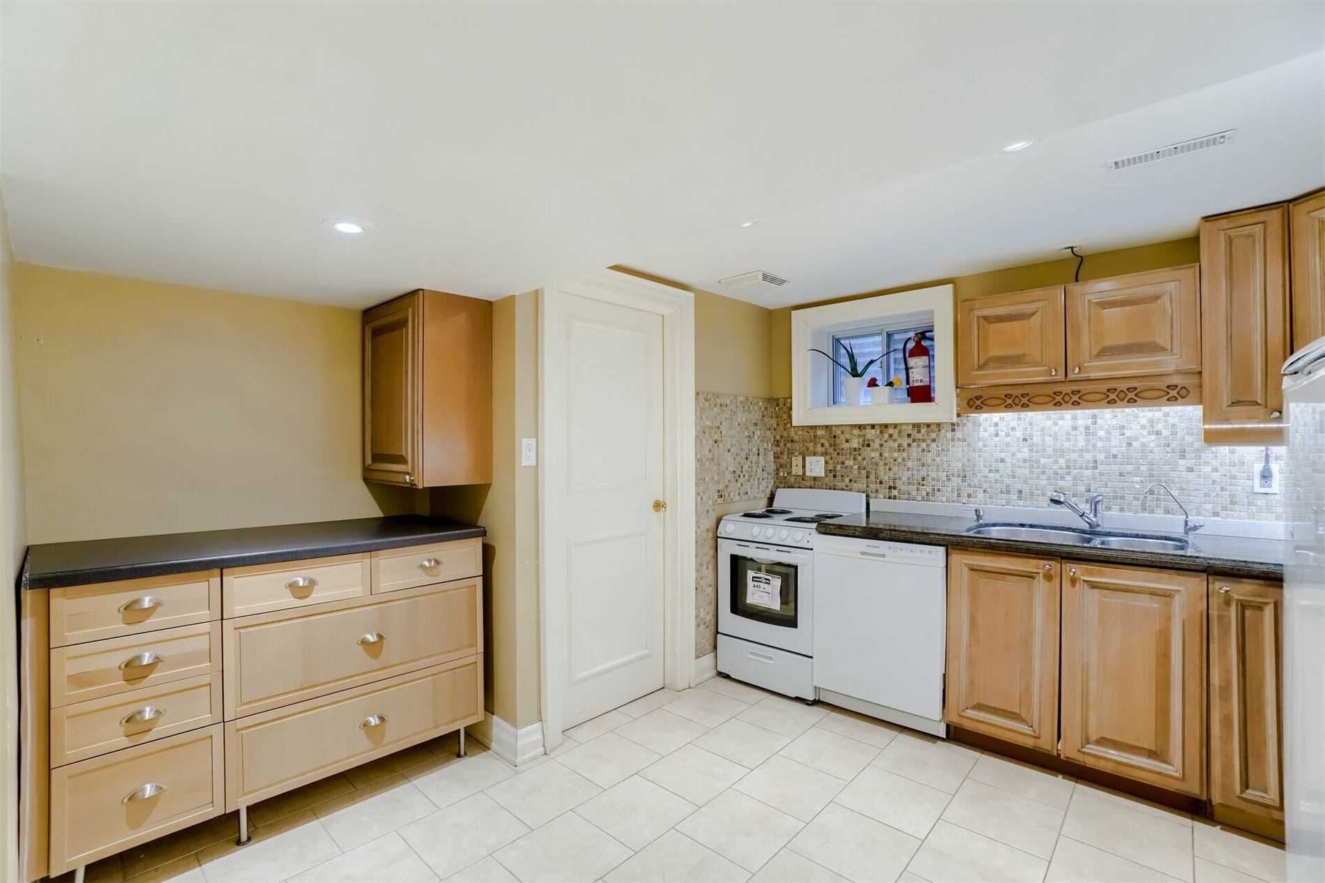 125 Bay Thorn Dr