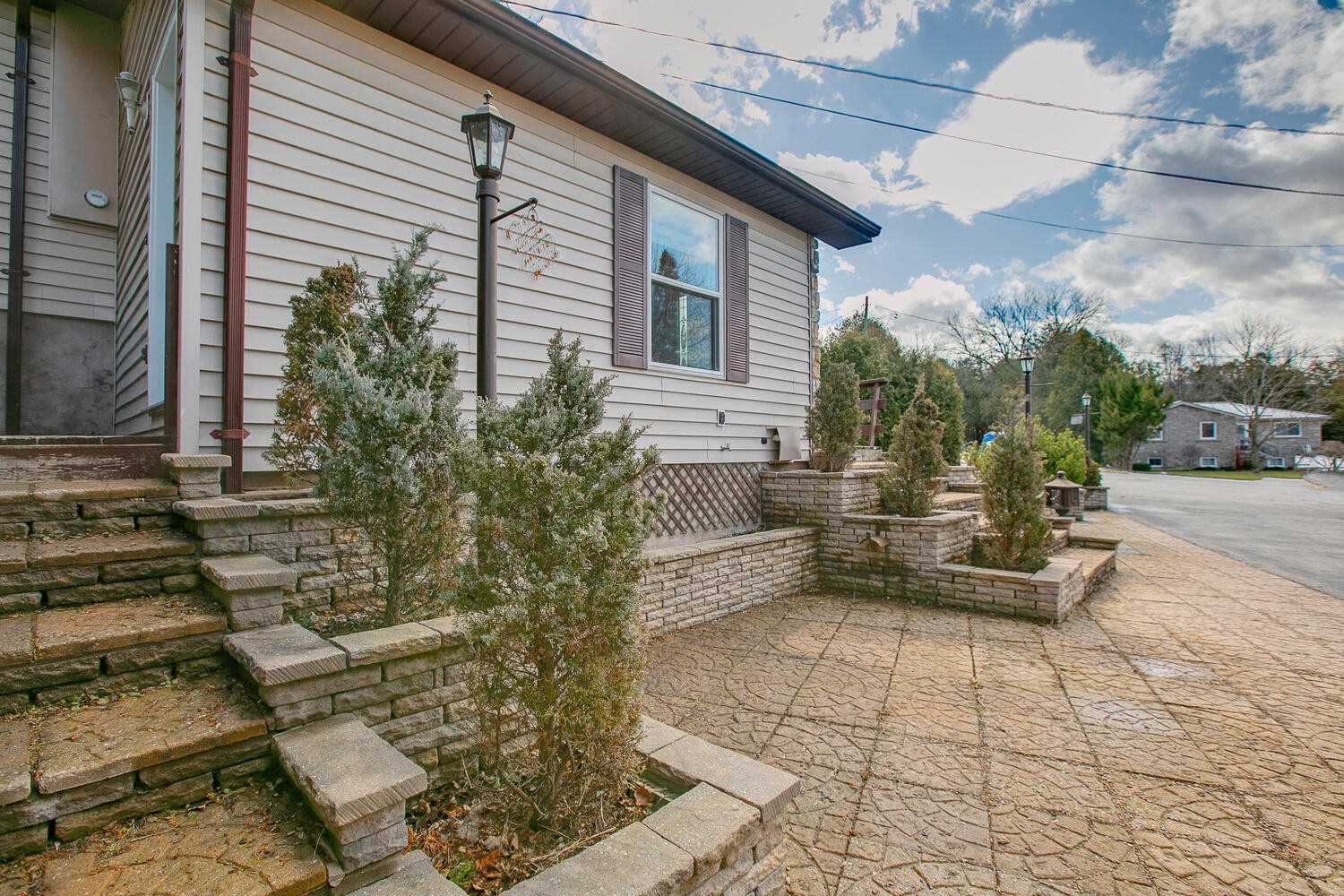 309 Adeline Dr