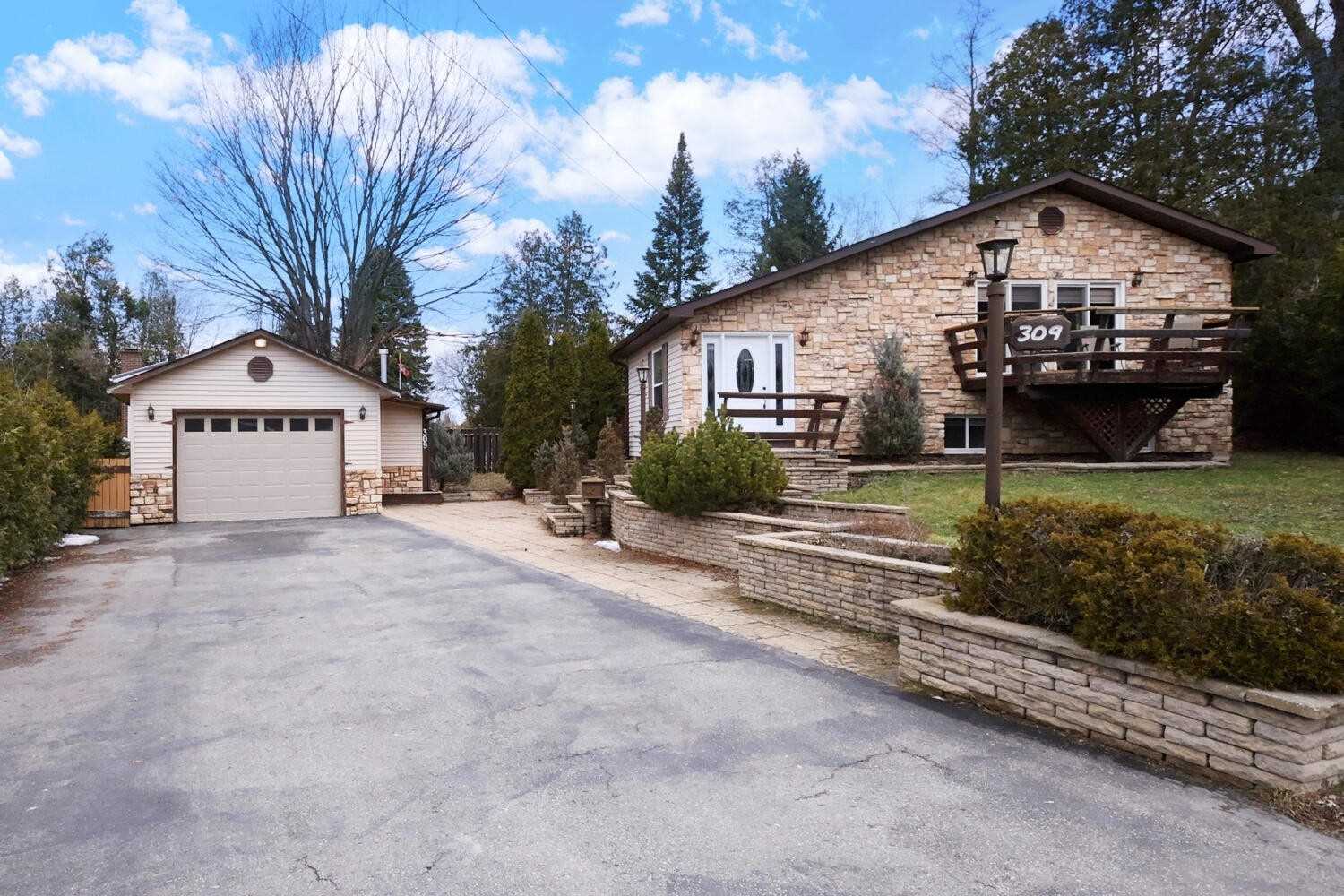 309 Adeline Dr